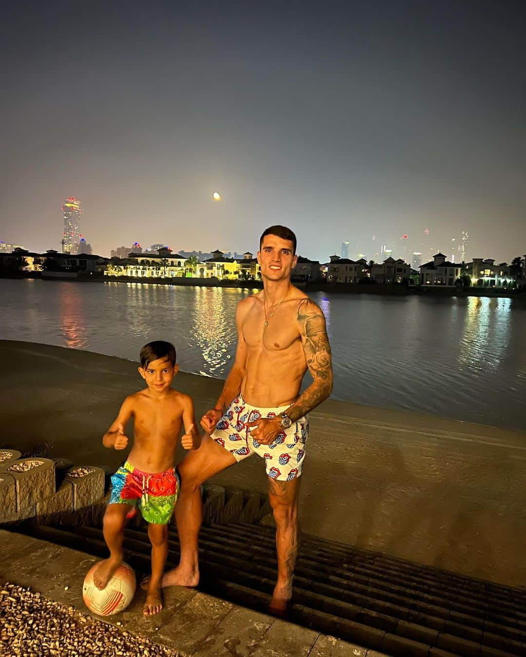 エリク・ラメラさんのインスタグラム写真 - (エリク・ラメラInstagram)「Vacaciones ⚽️☀️🌊🐫🇦🇪」6月8日 17時13分 - eriklamela