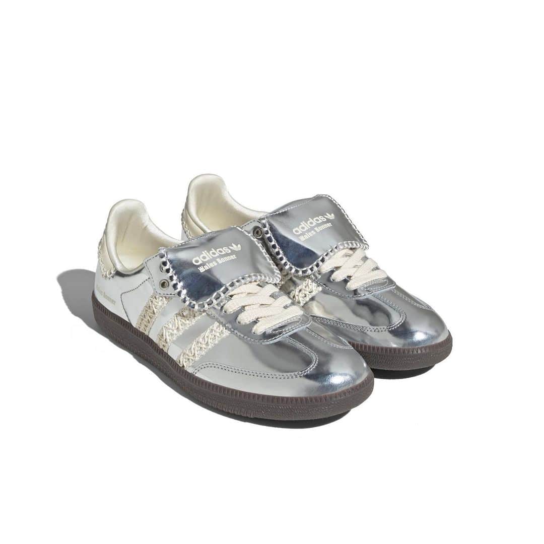 のインスタグラム：「【 Info 】 ＜adidas Originals by Wales Bonner ＞  ハウスカード会員様限定の抽選で販売いたします。販売方法は下記ご案内をお読みください。  WB SAMBA SILVER ¥33,000（tax in） Size : 27, 27.5, 28, 28.5, 29cm  WB SAMBA NUBUCK ¥30,800（tax in） Size : 26.5, 27, 27.5, 28cm  【販売方法】 ハウスカード会員様限定抽選販売 ・抽選サイト：6月9日（金） 11:00頃にユナイテッドアローズ＆サンズのインスタグラムストーリーズにてお知らせします。  【抽選スケジュール】 ・抽選エントリー受付期間：6月9日（金）11:00～6月10日（土）23:59 ・当選メール配信日： 6月15日(木) ※ 当選者のみにメールを送信します  　 【抽選販売に関するご確認事項】 ・ハウスカードへの本登録を済ませた会員様のみエントリーできます。 ・本登録いただいているハカード情報と異なる場合は、抽選・ハウスカード登録の住所と異なる住所への発送、お届け日時のご指定はできかねます。 ・おひとり様1品番につき1エントリー可能です。複数エントリー（サイズ違い）は抽選対象外となります。 ・入荷点数・在庫点数についてはお答えしておりません。 ・キャンセルが発生した場合は、順次再販売されることがございますが、詳細についてはお答えしておりません。 ・販売方法については事情により変更する可能性がございます。 ・トラブルの発生や不正が発覚した場合は、販売中止や販売方法の変更をすることがございます。 ・当選された商品は注文取消し・返品・交換対象外商品となります。 ・万が一、商品が不良品の場合は、交換のご用意ができないため、ご返金にて対応いたします。 ・商品に不良が無い場合、包装紙および箱の破損がございましても、発送させていただきます。 ・上記の確認事項に反する行為を確認した場合は、今後UNITED ARROWS ONLINEがご利用できなくなる場合がございます。　  アパレルは11:00よりオンラインストアにて販売させていただきます。 お一人様各型1点までのご購入とさせていただきます。 ※店舗での販売はございません。  【展開アイテム】 PATTERN KNIT ¥28,600- PATTERN KNIT VEST  ¥25,300- CROCHET ¥8,789-  #adidasoriginals  #walesbonner  #unitedarrowsandsons #unitedarrows」