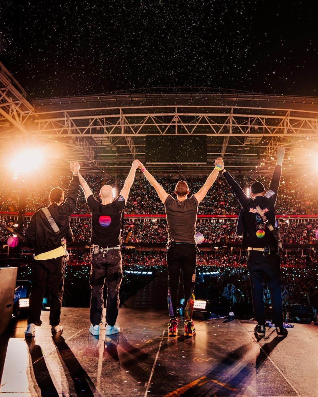 Coldplayさんのインスタグラム写真 - (ColdplayInstagram)「Show #89, Cardiff, Wales   📷 @annaleemedia  #ColdplayCardiff #Coldplay #MusicOfTheSpheresWorldTour」6月8日 17時52分 - coldplay