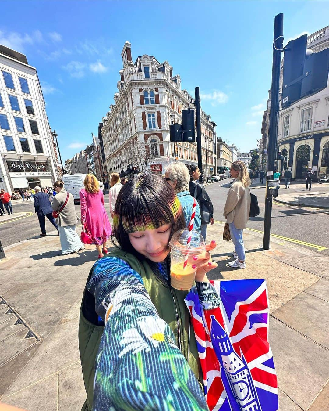 KARIN さんのインスタグラム写真 - (KARIN Instagram)「ロンドン観光いろんなところに行けてうれしかった🇬🇧  #london #bigben #harrypotter #coventgarden #england」6月8日 17時54分 - karin.tempurakidz