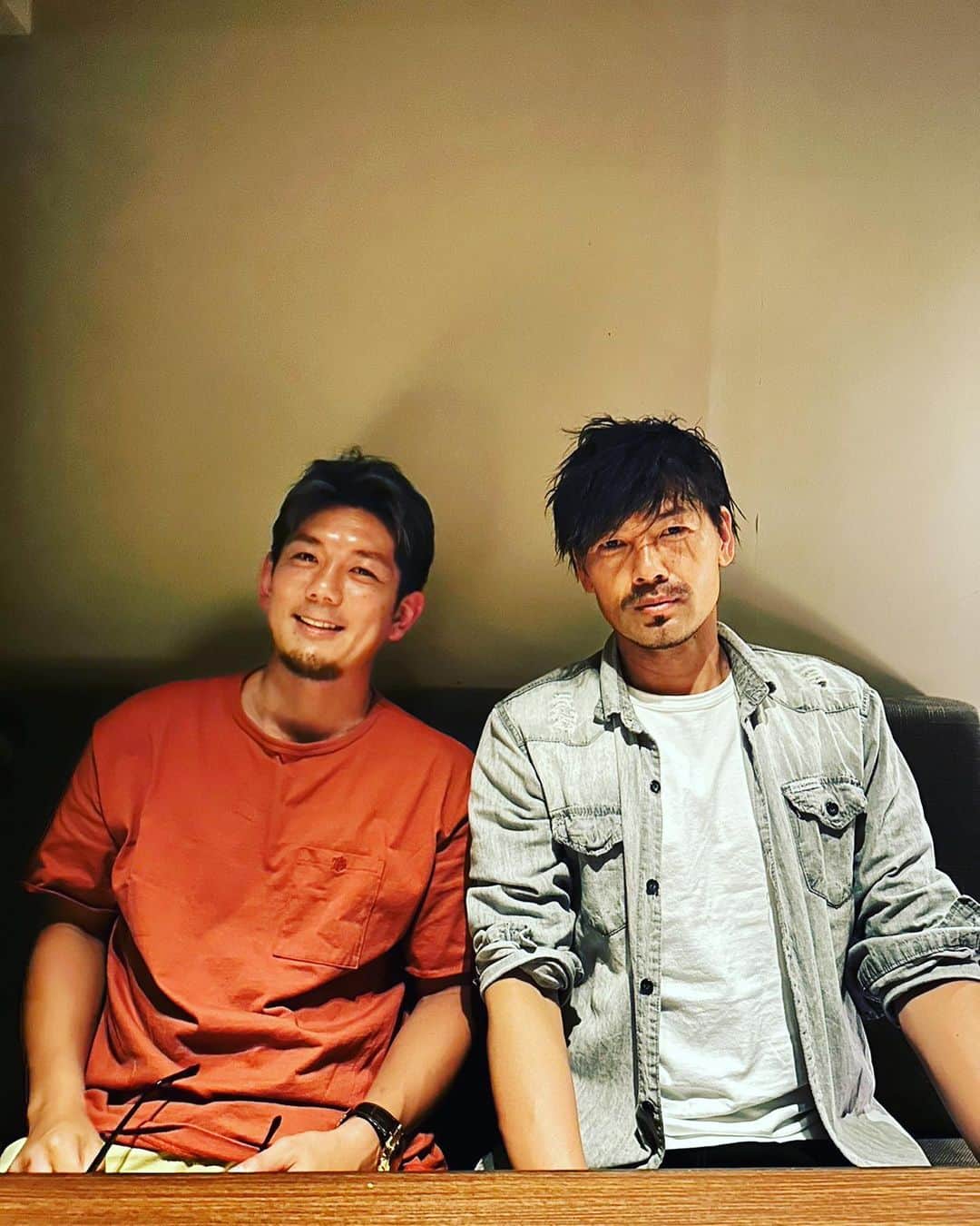 松井大輔のインスタグラム：「皇治　選手と。 またご飯行きましょー  YouTube企画もよろしくお願いします。  #めっちゃカッコええやん  #関西 #大阪 #osaka #kyoto #京都 #格闘家 #皇治  選手 #japan #キックボクシング #k1」