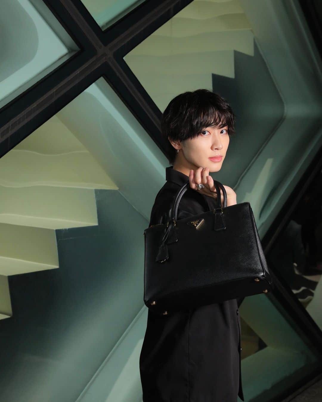武本悠佑（ゆっけ）のインスタグラム：「Prada Galleria Bag ローンチカクテルイベントにお邪魔させていただきました。  #PradaGalleria @prada」