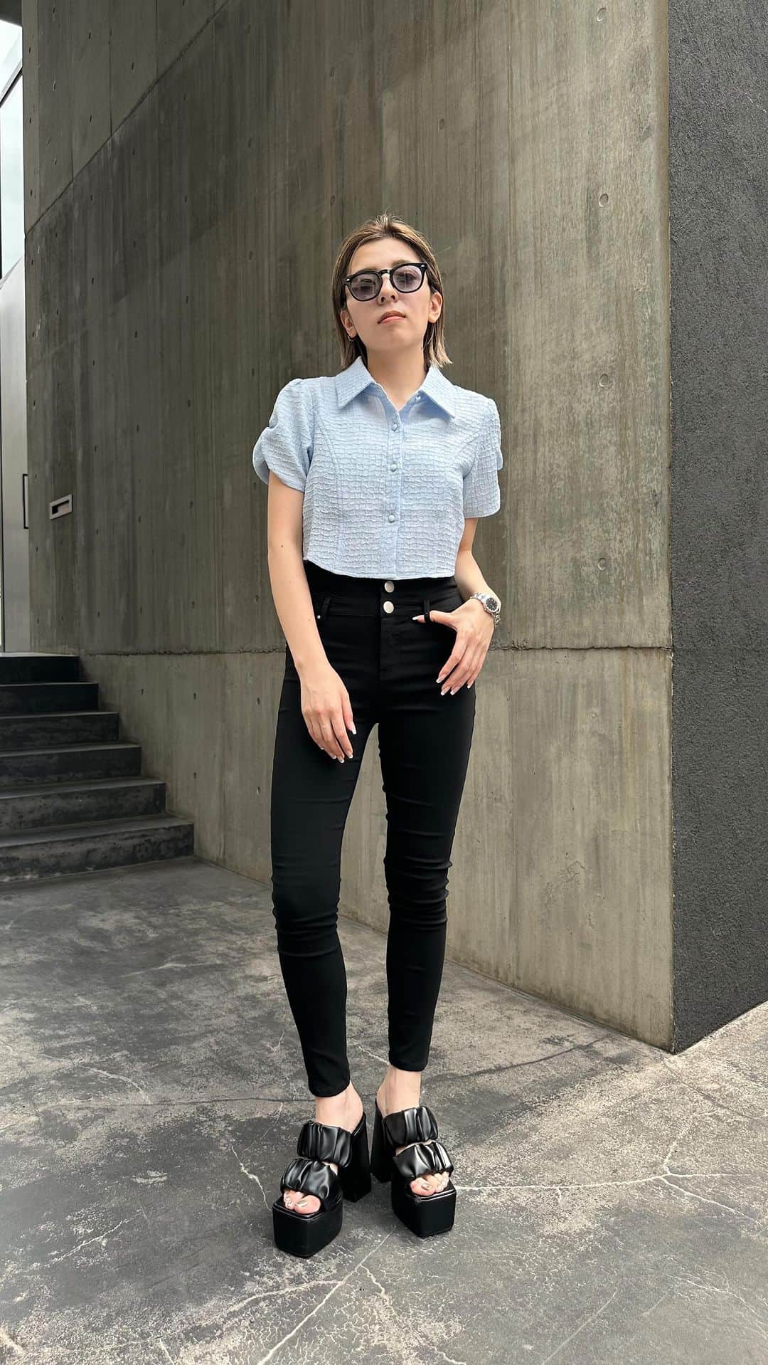 ENVYMのインスタグラム：「【𝙅𝙐𝙉𝙀 𝙞𝙩𝙚𝙢】 ⁡ comingsoon... ⁡ ◾︎クロップドパターンSH color / BLACK,WHITE,BLUE ⁡ ——————————— ⁡ ⁡ #envym #2023ss #summer」