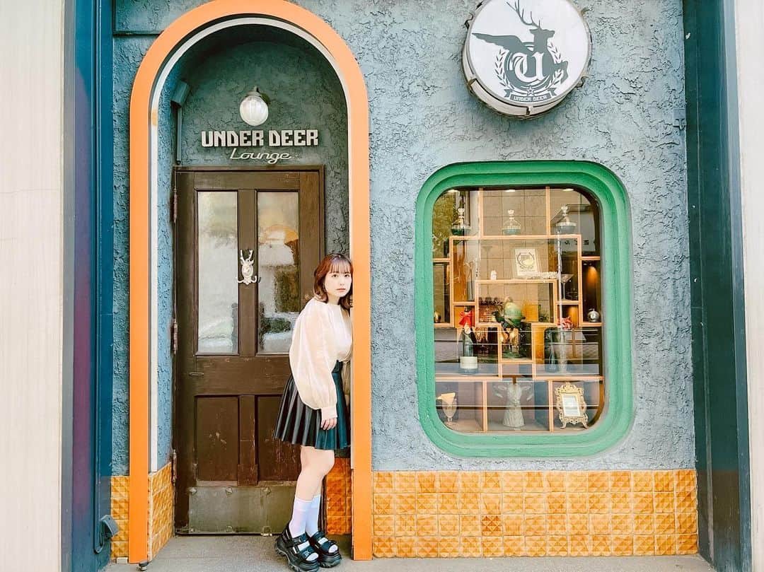 前田美里のインスタグラム：「6月もよろしくお願いします。🐸☔ . . tops @mim_official_jp  skirt @ZARA  . . #6月 #ポートレート  #低身長コーデ #低身長 #146cmコーデ #ファインダー越しの私の世界 #被写体 #写真好きな人と繋がりたい #グラビア #写真 #ヲタク #櫻坂46 #欅坂46 #日向坂46 #フォロー #フォロワー募集中  #make #japanesegirl #follow #followme #좋아요 #팔로우미 #팔로미 #오오티디 #gravure #portrait」