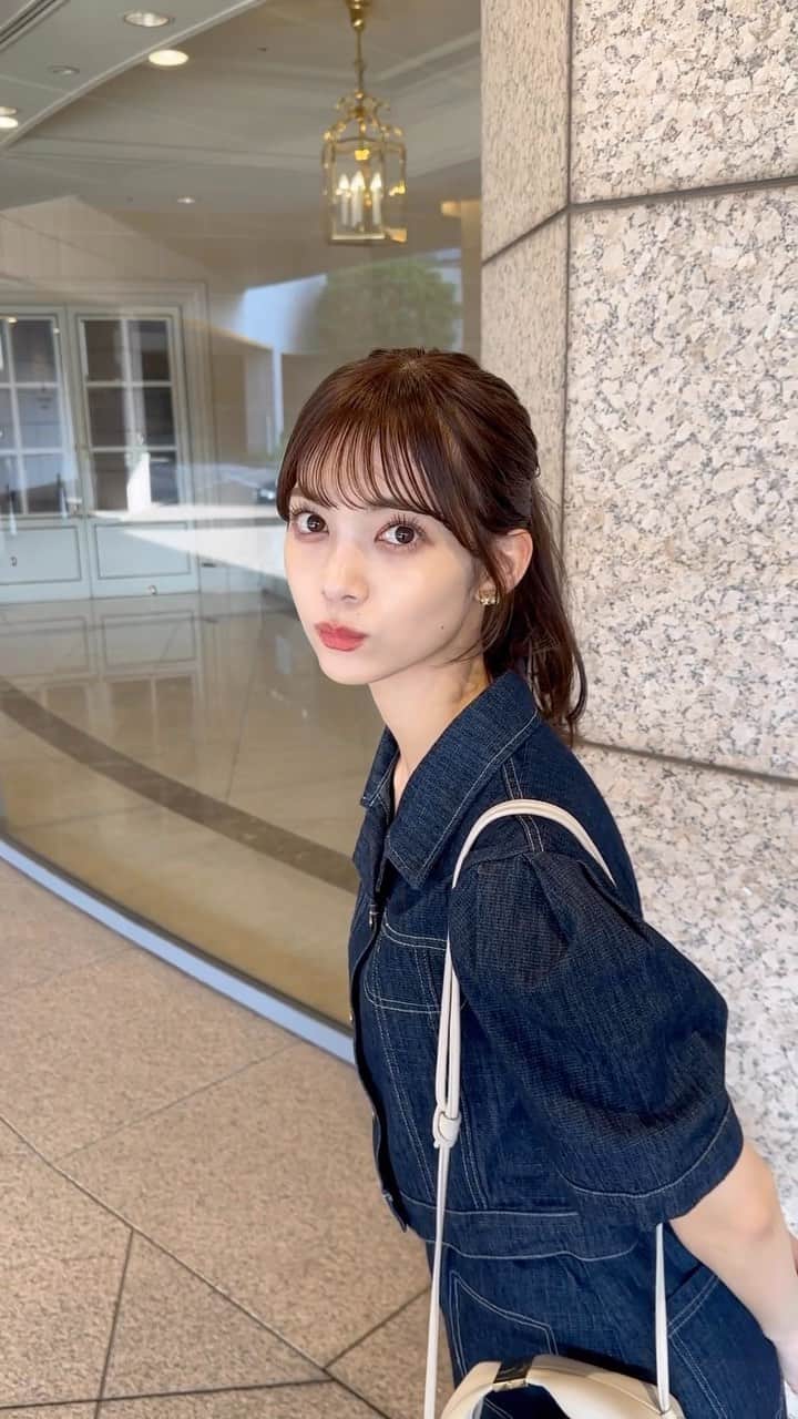 のインスタグラム：「デニムのセットアップコーデ🩵  程よいパフスリーブがお気に入り〜〜♡  今日から @leja__official でプレゼントキャンペーンがあるみたいなのでチェックしてみてください✨  #leja #デニムコーデ #デニムセットアップ」