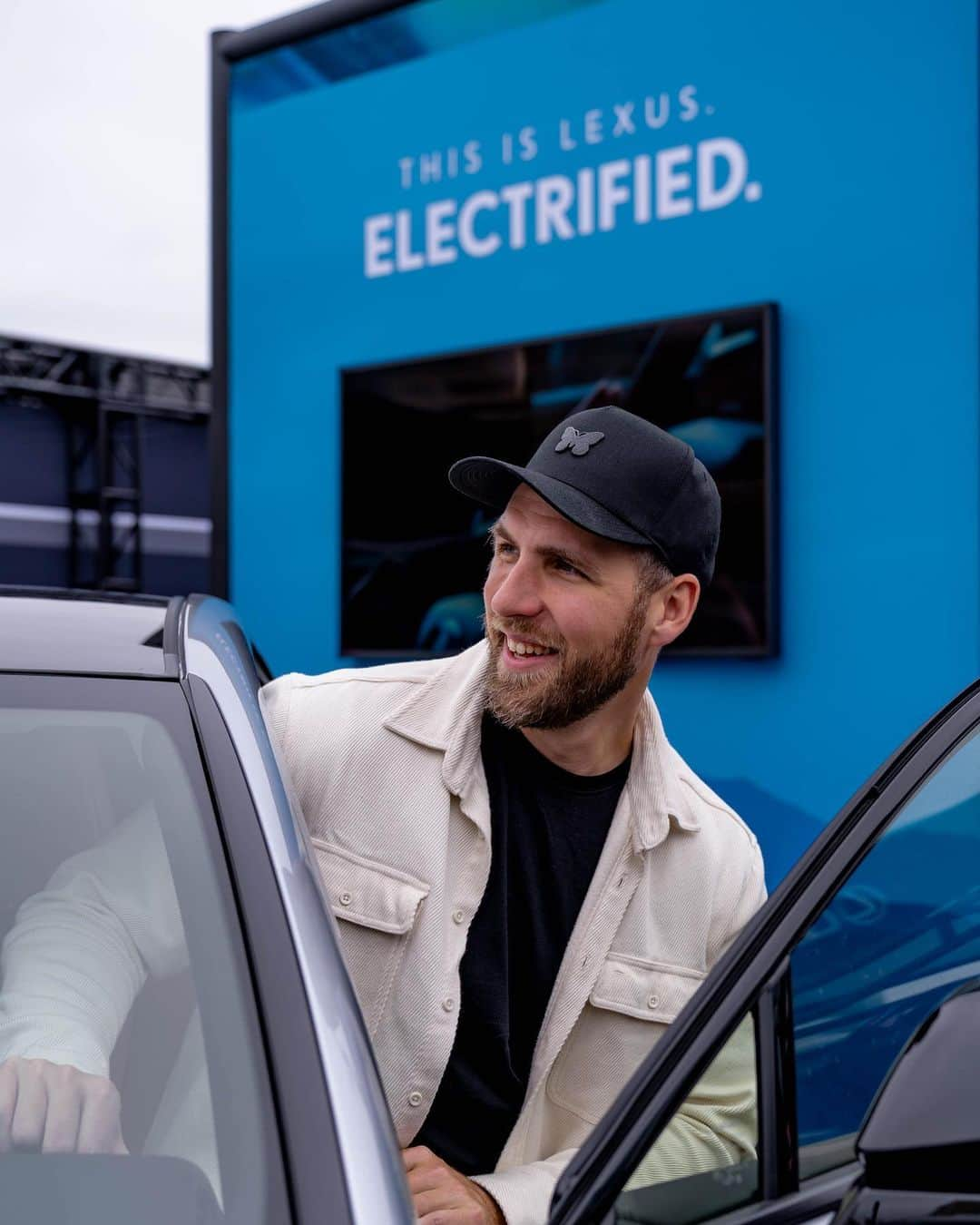 Gents Loungeさんのインスタグラム写真 - (Gents LoungeInstagram)「Had a blast checking out the new electrified lineup from @lexususa at the @electrify_expo in Long Beach a few weeks ago. I found out my wife was having a baby about 30 minutes after these photos were taken!! I think that beautiful rust colored RX might be the upgrade we’re looking for!  #lexusnx #lexusrx #lexuspartner」6月8日 18時41分 - gentslounge