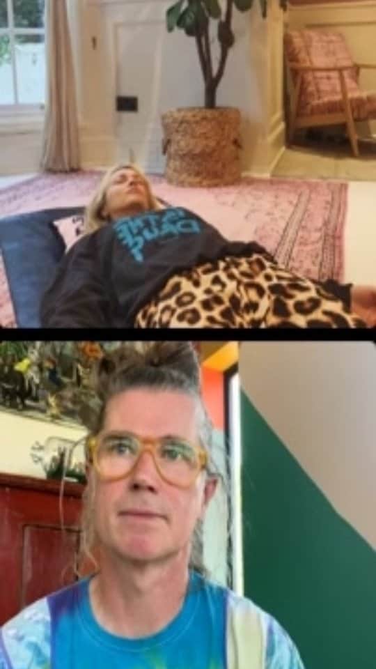 ファーン・コットンのインスタグラム：「Would you like to try yoga nidra? Watch this beautiful practice with @robdabank1973 and calm your nervous system and mind. Yoga nidra involves no movement at all. Its a glorious medatative journey that gives your body and mind a break and re set. I started using this practise when I was pregnant as I often felt physically and mentally exhausted.  I really needed this today after a bad nights sleep so THANK you Rob!  If you liked this then do check out more of Robs sessions on the @happyplaceofficial app as well as loads of other practises like tapping, breath work, sound baths and more. You can start your free trial by popping to the Happy Place website. Thanks for joining us for todays live. Have a great day everyone.」