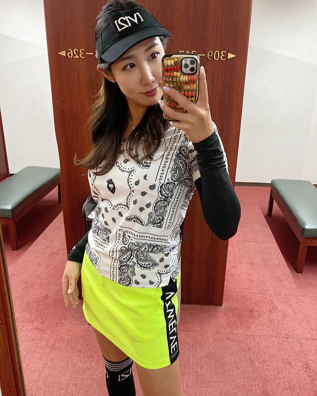 yurieさんのインスタグラム写真 - (yurieInstagram)「前日に誘われてゴルフー⛳️  ウェアは @v12golf_official   170cmの私が小さく見えるマジック🪄💗  多分この組み平均身長175cmくらいでめっちゃ目立ってたと思う🤣  楽しかったー❣️❣️  お誘いありがとう☺️✨   #v12 #v12golf #golf #golfswing #golffashion  #golfwear #golfoutfit #ゴルフ好き #ゴルフ初心者 #ゴルフ練習 #ゴルフ女子 #ゴルフ男子 #ゴルフ上手くなりたい #ゴルフ好きと繋がりたい#ゴルフウェアー  #ゴルフスイング #골프 #ゴルフコーデ #スポーツ女子 #ゴルフ旅 #高尔夫球 #กอล์ฟ」6月9日 0時18分 - yurie808golf