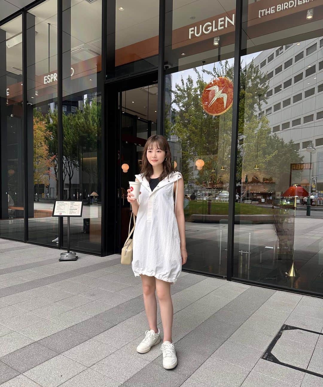 のインスタグラム：「. @zara のナイロンワンピース🤍 . #私服 #ファッション #コーディネート #ザラ #ワンピース #洋服 #スニーカー #シンプルコーデ #fashion #coordinate #zara #dress #sneakers #newbalance #wear #outfit #chr_code」