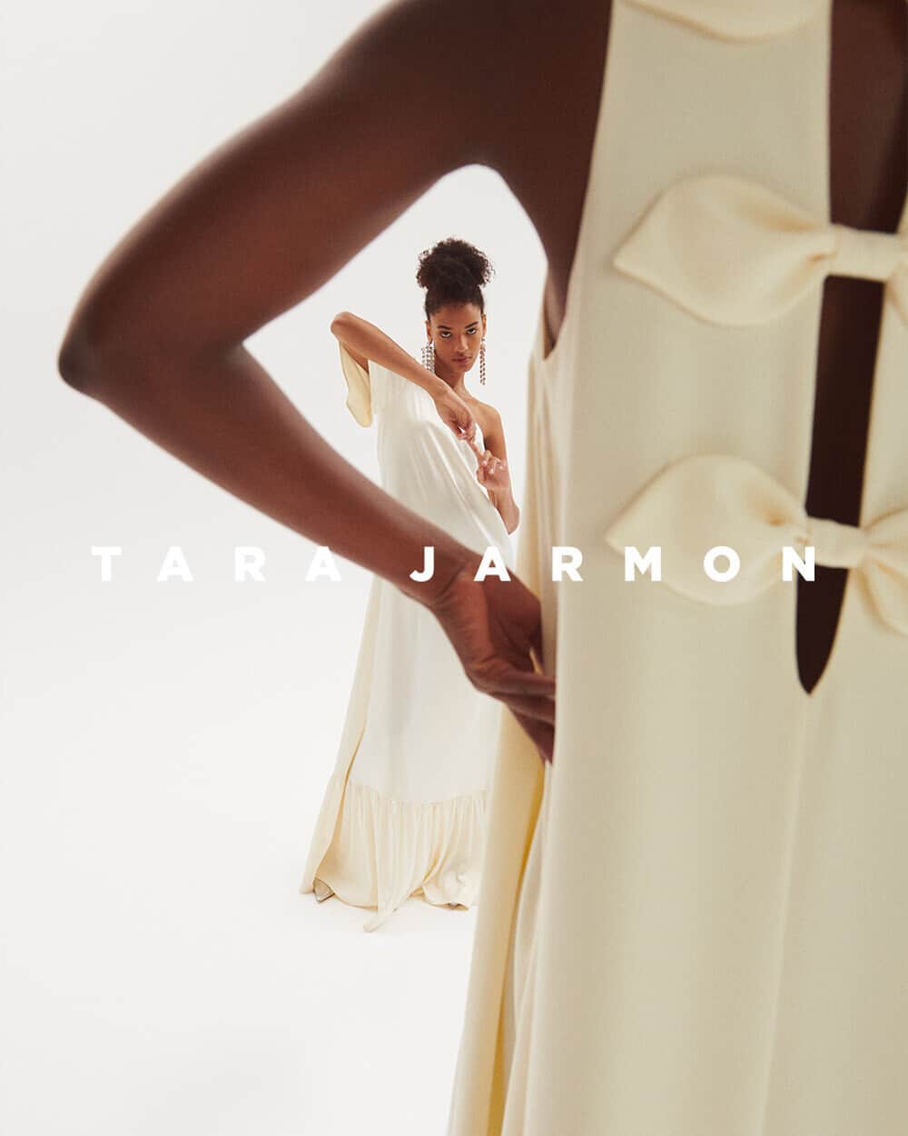 タラジャーモンのインスタグラム：「The White Answer  #tarajarmon #fashion #PE23 #newin」