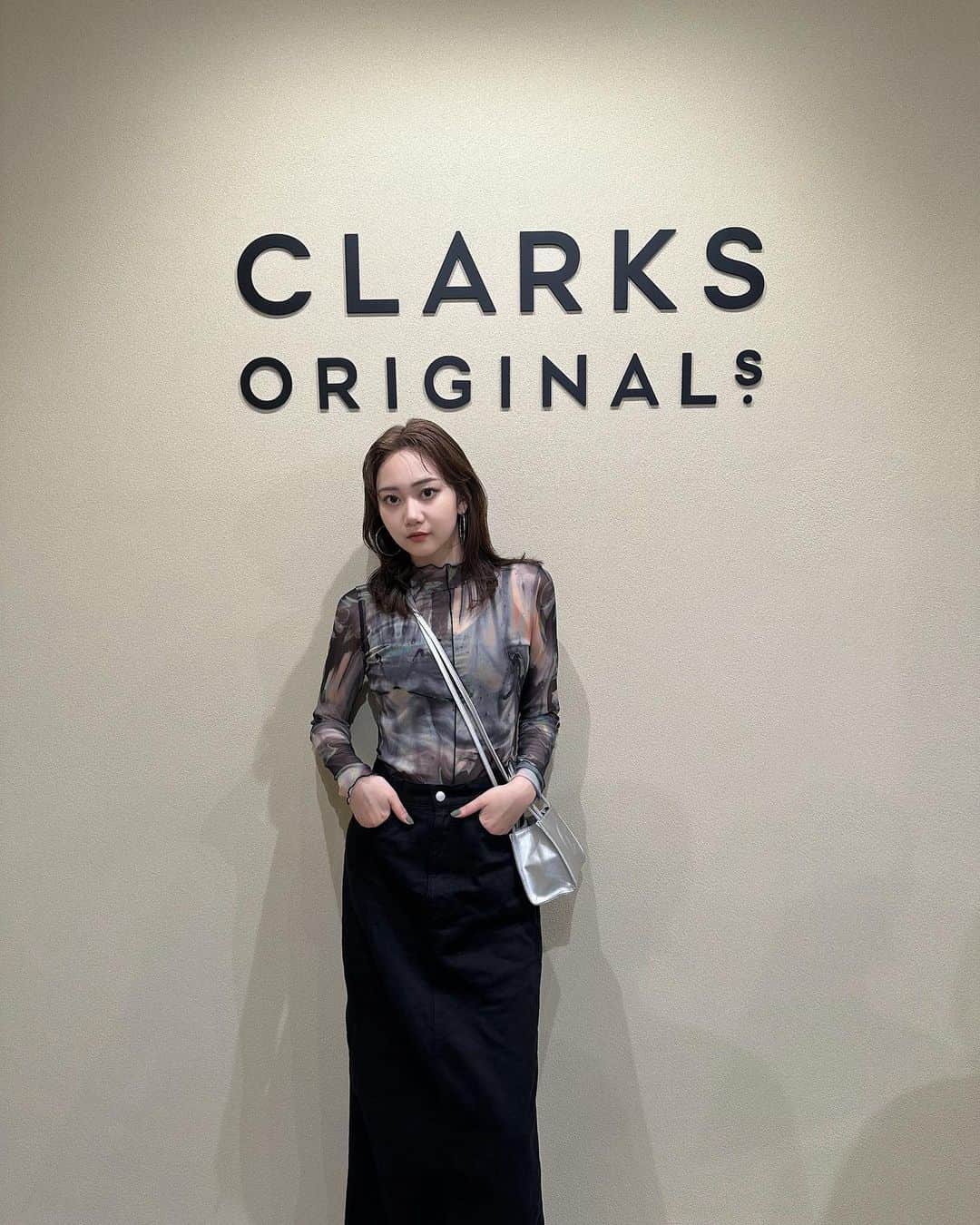 坂田琴音のインスタグラム：「6/9にClarks Originals京都店がOpenするということで一足先にお邪魔してきました🙏🏻  店内の雰囲気も落ち着いていてとっても素敵でした😌  全部可愛い。全部欲しい。 京都に来られた際は是非❤︎  #クラークスオリジナルズ #クラークス #クラークスオリジナルズキョウト」