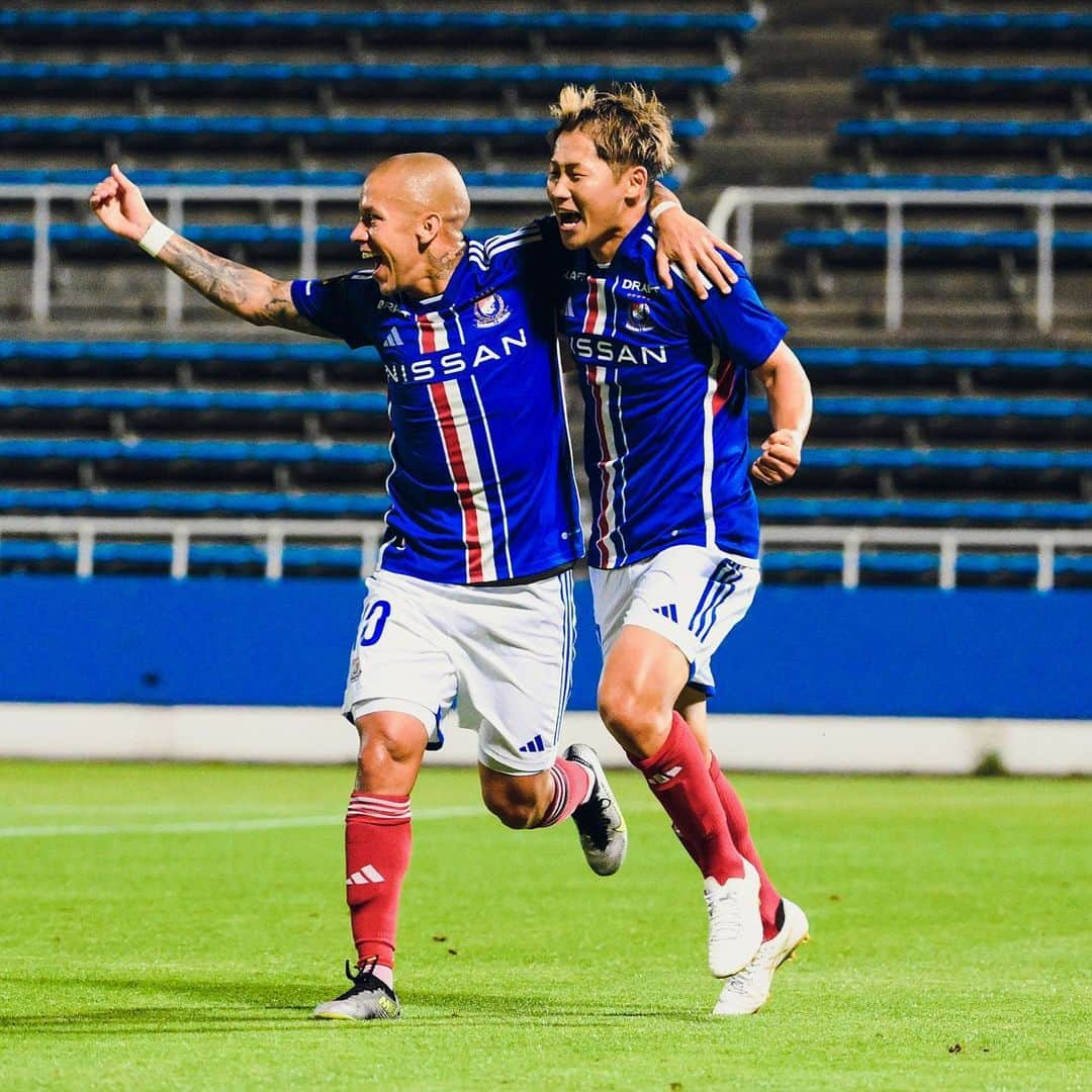 横浜F・マリノスさんのインスタグラム写真 - (横浜F・マリノスInstagram)「First goal for #fmarinos ⚓️👏 #Ｊリーグ #井上健太」6月8日 19時29分 - yokohamaf.marinos