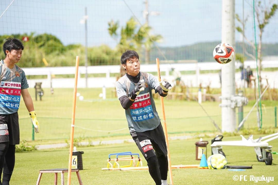 FC琉球さんのインスタグラム写真 - (FC琉球Instagram)「📷｜#PHOTO 6/8(木)TR🔥  ▶️Next Match 🏆Ｊ3 第13節 🗓6/11(日)18:00 🆚AC長野パルセイロ 📍長野Uスタ  #FC琉球  #FCRYUKYU  #沖縄  #okinawa  #琉球  #jleague #Jリーグ  #サッカー  #football  #soccer  #sfida  #ジンベーニョ  #沖縄とともに強くなる #ONEOKINAWA  #J30」6月8日 19時47分 - fcryukyu