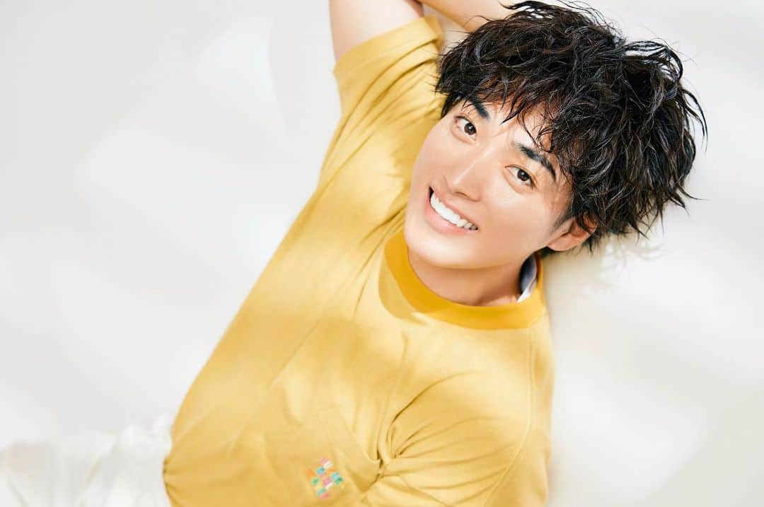のインスタグラム：「明日発売のFINEBOYS7月号に出演させていただいています✨ 僕は新連載の「明日の俺につながる美容」というコーナーに出ています！  ぜひチェックしてみてね〜！！」