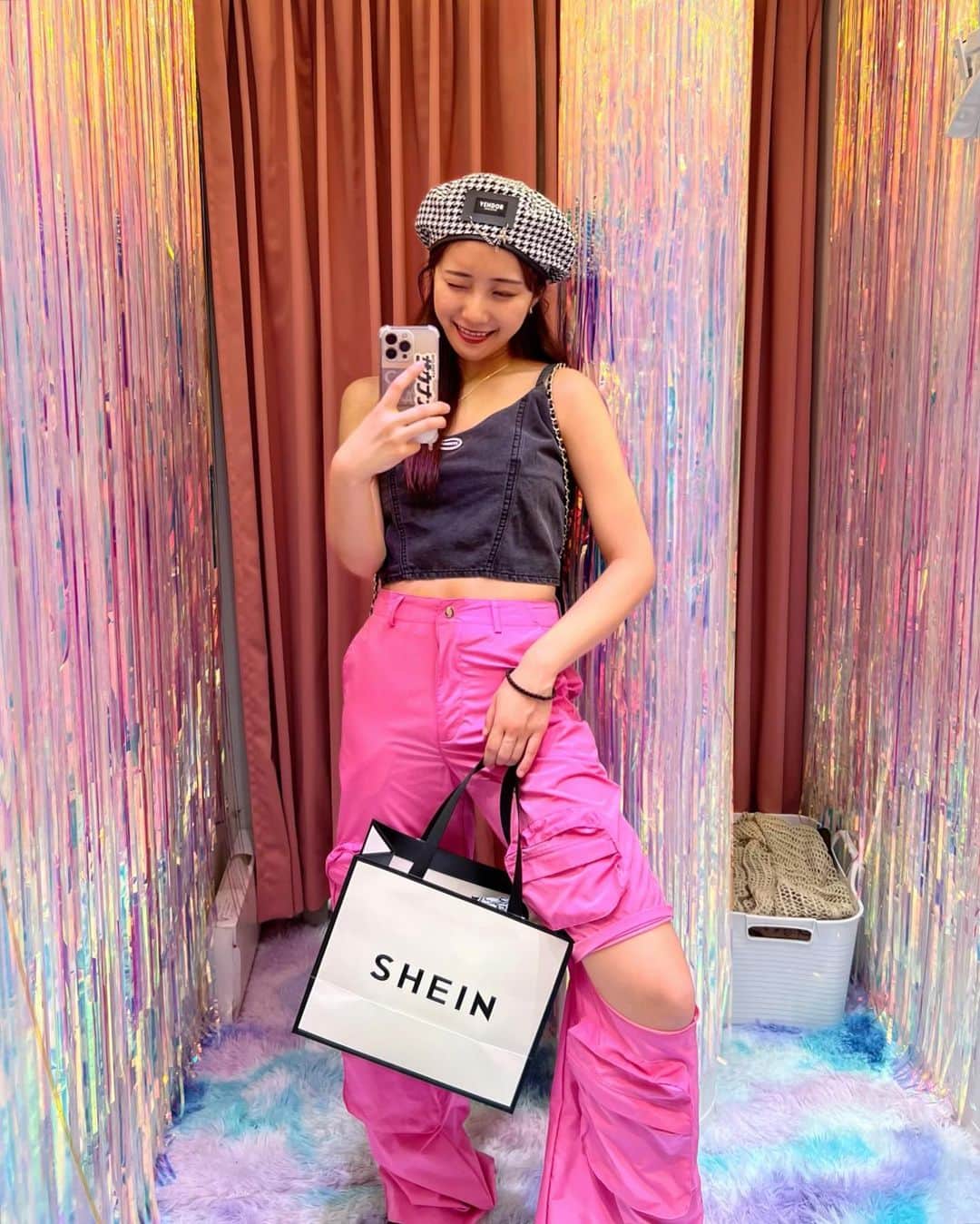 Moka さんのインスタグラム写真 - (Moka Instagram)「全身SHEINコーデ🧚🏻‍♀️  原宿の「SHEIN TOKYO」に行ってきたよ！  試着室が映えで可愛かった〜💖  7/30まで使えるクーポンをいただいたので是非使ってください✨  クーポンコード：STSS23 0〜5999円 15%オフ，6,000円以上20%オフ  #SHEINTOKYO #STSS23 #SHEIN #SHEINコーデ #フリーモデル #フリーランスモデル #広告モデル #イメージモデル #撮影 #撮影モデル #撮影依頼受付中 #撮影依頼募集中 #インフルエンサー #インスタグラマー #ファッション #コーデ #本日のコーデ #今日のコーデ #洋服 #おしゃれ #韓国ファッション #ファッションコーデ #ファッション部 #洋服好き #コーディネート #fashion #ootd #todaysoutfit #outfitoftheday #outfit」6月8日 19時53分 - moka_030n