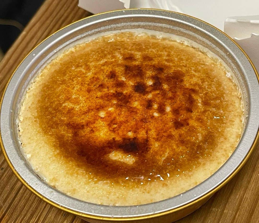 菊地浩輔のインスタグラム：「こいつぁヤバい旨い #オハヨー乳業 #BRULEE #ブリュレ #ホンモノはおいしい 食べて共感コメントして欲しい！！ ホント旨い！！」