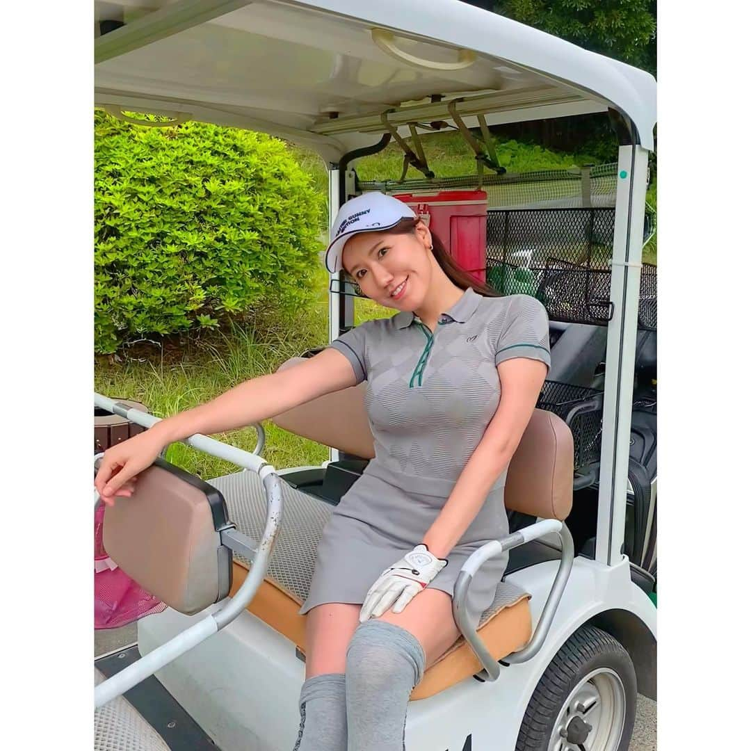 田名網理恵子のインスタグラム：「今週末はゴルフだっ⛳️🏌️‍♀️ 練習したことコースでできますよーに🥹 動画撮っててくれたから見直せて嬉しい！thx♡ 癖がある所直したいなぁ🫠 ・ ・ #マスターバニー#勝浦ゴルフ倶楽部 #ゴルフ#ゴルフ女子#ゴルフウェア  #golf#golflife#golfdiary  #골프#골프장#클럽하우스#골프여자」