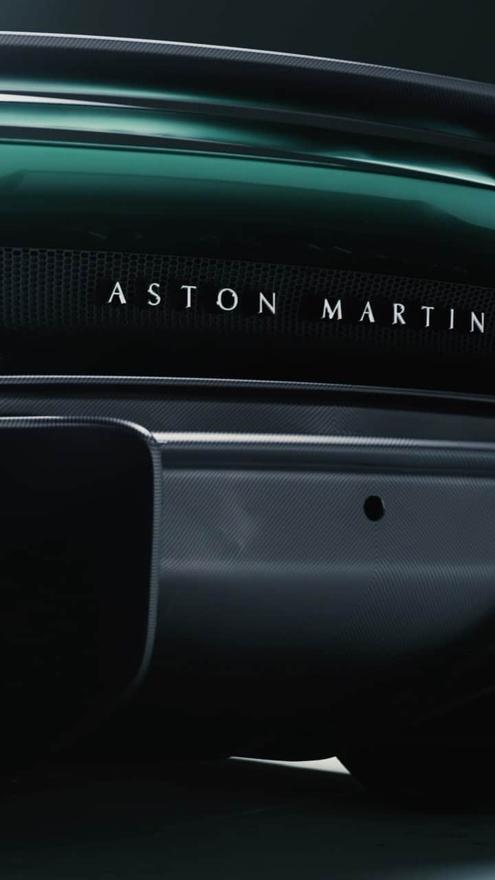 アストンマーチンのインスタグラム：「Extreme performance. This is the future. Valhalla.  #AstonMartin #Valhalla #MASTERYDRIVEN」