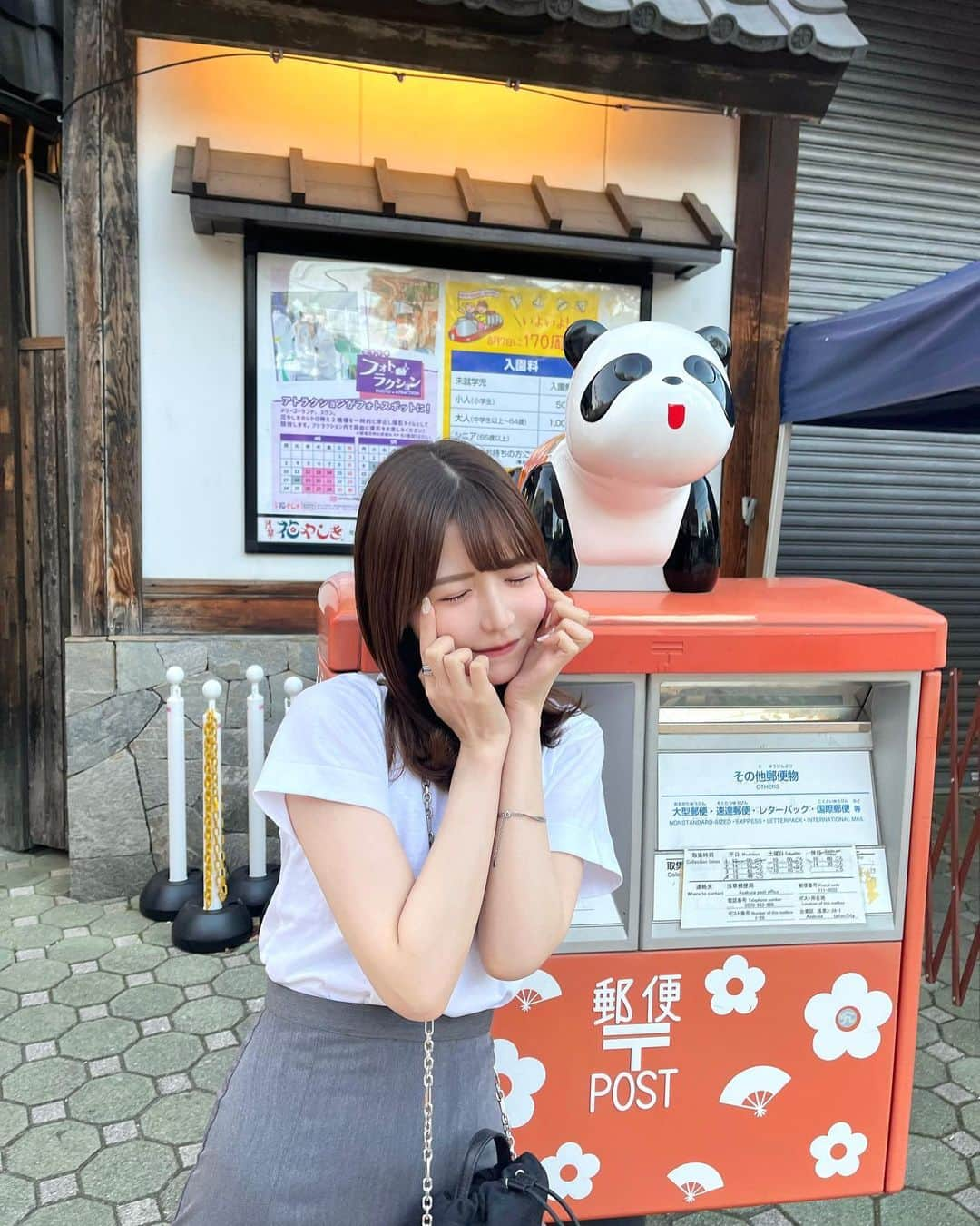 秦はるかさんのインスタグラム写真 - (秦はるかInstagram)「パンダいた🐼 花やしき入ろうとしたら閉園してて断念…」6月8日 20時23分 - _hataharuka_