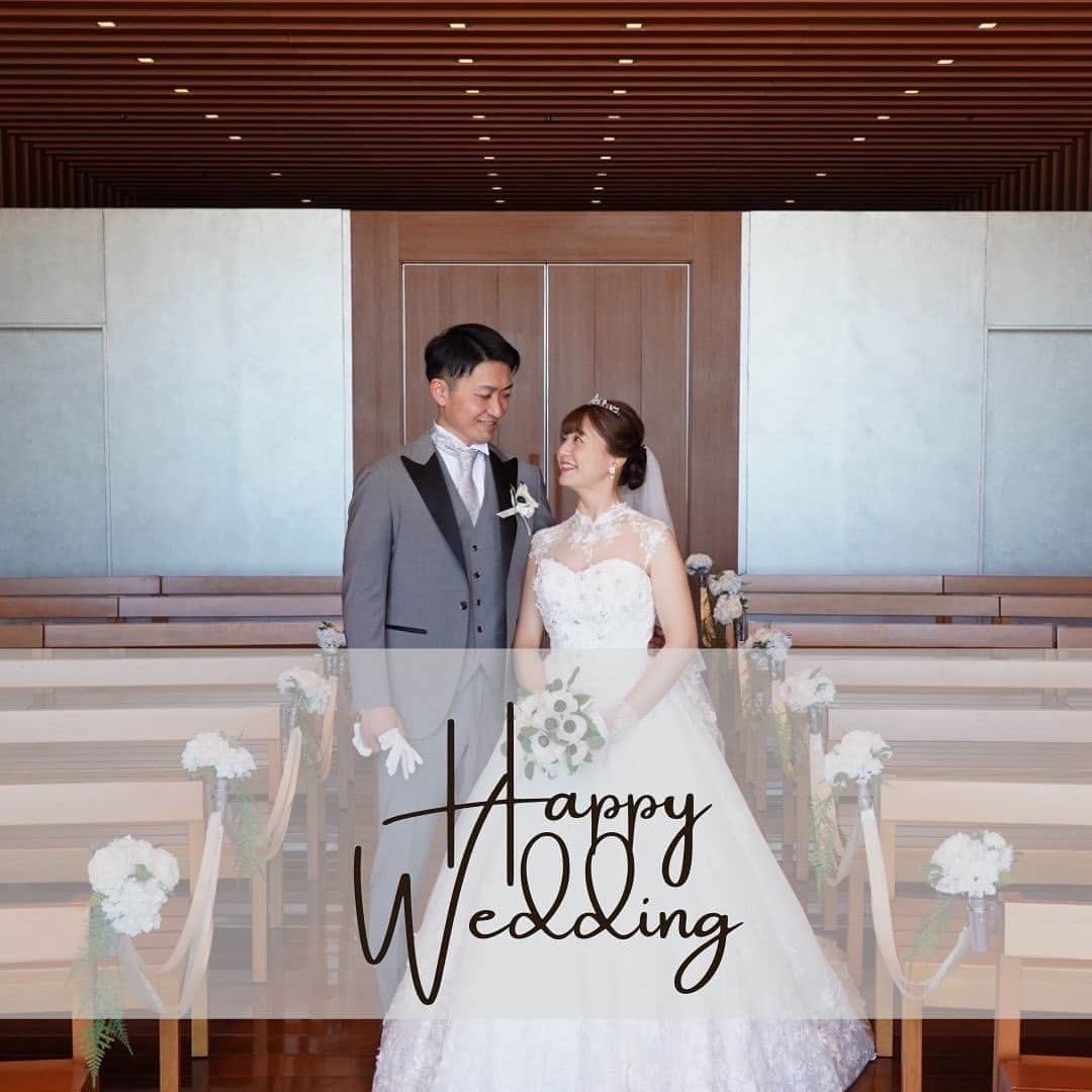 のインスタグラム：「【卒花嫁レポート】  こだわったウエディングドレス  @nippondairahotel_wedding   ウエディングドレスは桂由美のオートクチュール  ボリューミーなスカートラインや取り外し可能なお袖  そして、可愛い小花のモチーフなど、充分に満足のいくデザインでした。  桂由美オリジナルレースがとっても可愛くて、ドレス全体が華やかになりました  #ウエディングドレス  #カラードレス  #weddingdress  #wedding  #weddingday  #ウエディングヘア  #ウエディングフォト  #ホテルウエディング  #ドレス選び #ドレス試着 #桂由美ドレス  #桂由美  #桂由美ウェディングドレス  #レーストップス  #袖付きドレス  #チャペル挙式  #ガーデンウェディング  #チャペル式  #ロングトレーン  #オリジナルウェディング  #colordress  #cocktaildress  #happywedding  #憧れのドレス  #静岡卒花嫁  #静岡花嫁  #静岡プレ花嫁」