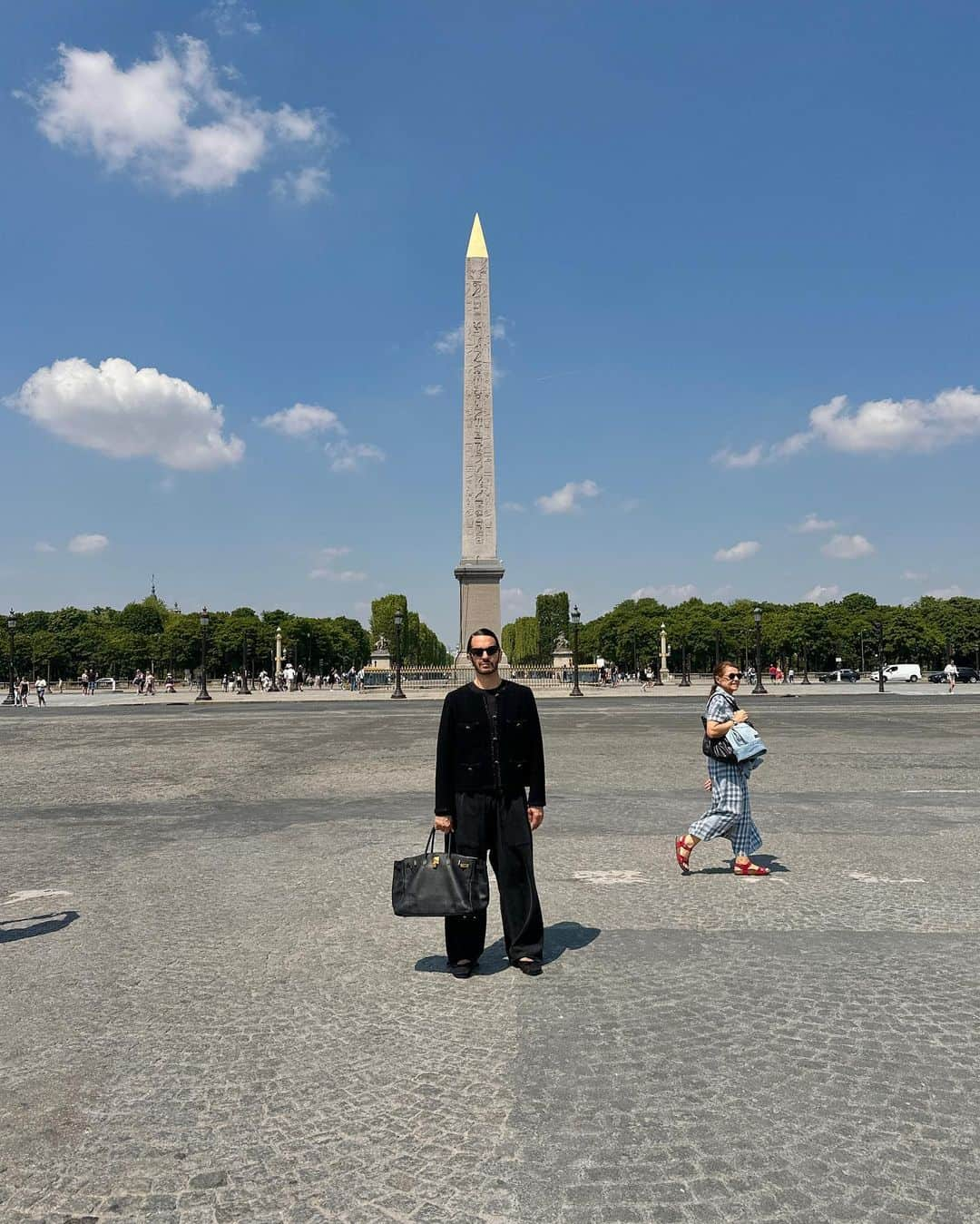 マーク・ジェイコブスのインスタグラム：「au revoir.  place de la concorde   photo @1.800.newbold   #accidentaltourist #toujoursparis  #parismonamour #alaprochaine #gratefulnothateful」