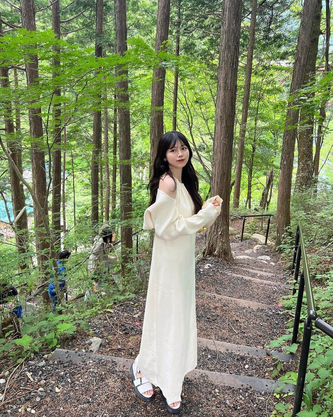 深結さんのインスタグラム写真 - (深結Instagram)「自然を感じに岐阜へ🌳✨  本当は郡上の方行くつもりが、 話してたら恵那にたどり着いてたの笑  行き当たりばったりなドライブも悪くないかも^_^ 丁度いい気温で幸せだった☺︎  one-piece : @holidayandholiday_official」6月8日 20時42分 - __ange02