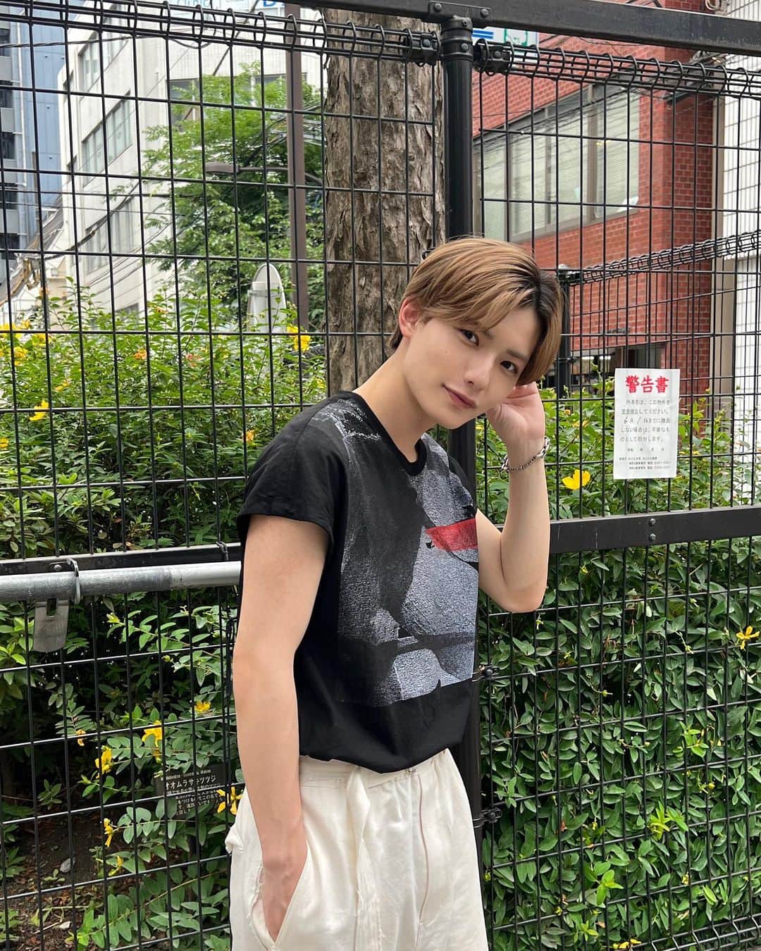 日之出莉久のインスタグラム：「6月でこんだけ暑かったら7月と8月どんな格好で過ごせばええんや！ #fashion」