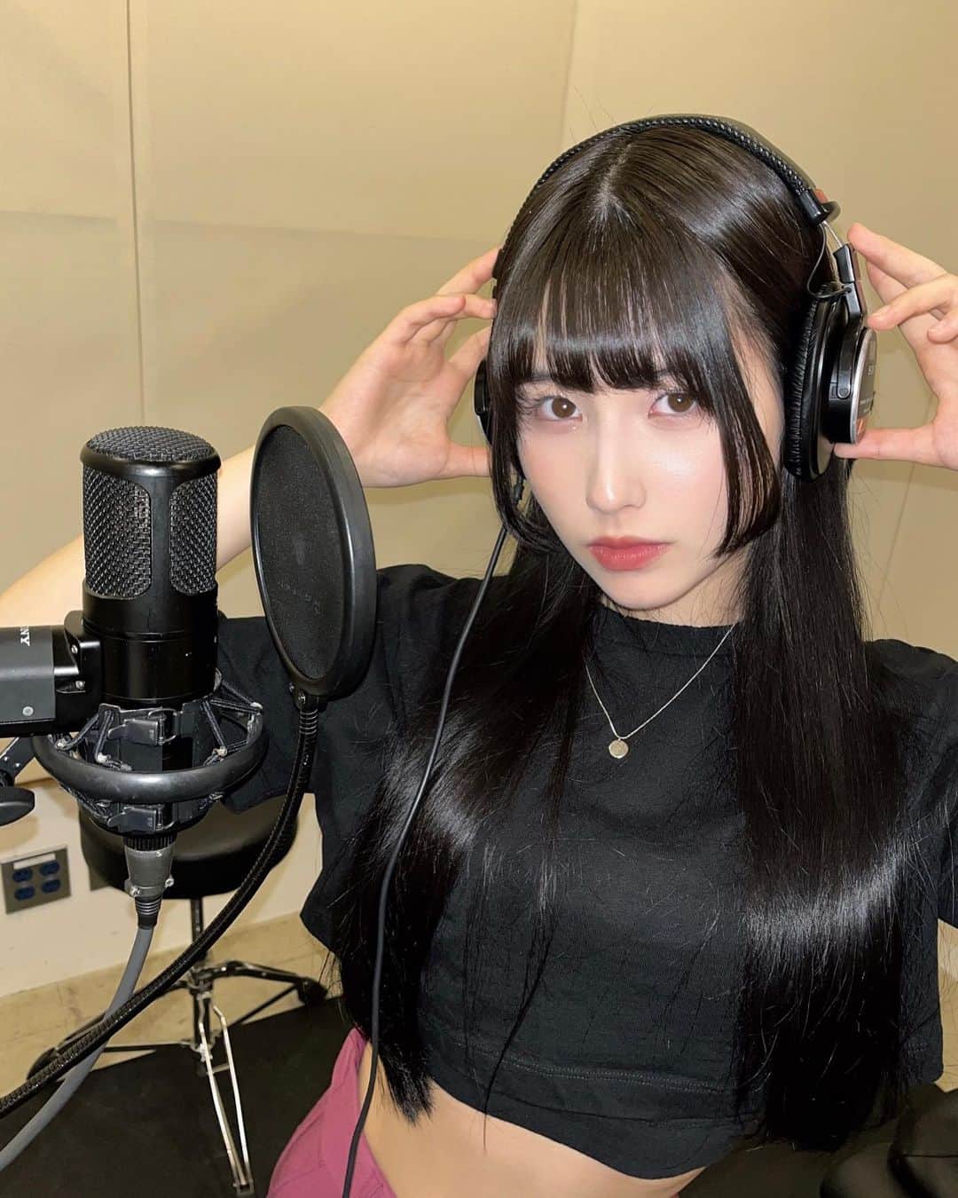 のインスタグラム：「レコーディングしてきたよ🎧」