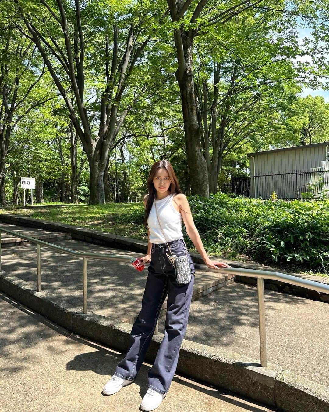森英奈さんのインスタグラム写真 - (森英奈Instagram)「はなの幸せ時間はわんこ達とのお散歩時間❤︎」6月8日 20時49分 - hana_mori18