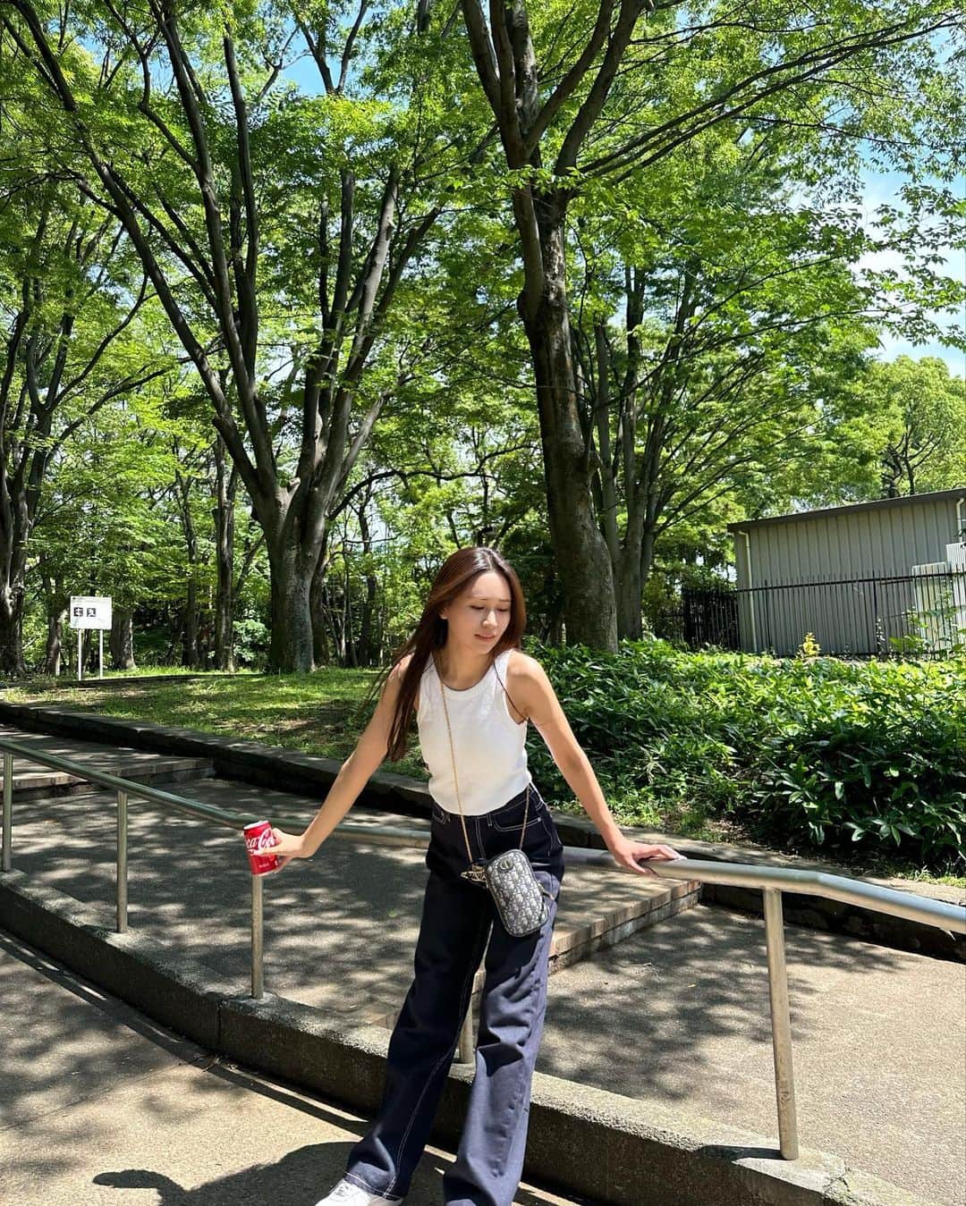 森英奈さんのインスタグラム写真 - (森英奈Instagram)「はなの幸せ時間はわんこ達とのお散歩時間❤︎」6月8日 20時49分 - hana_mori18