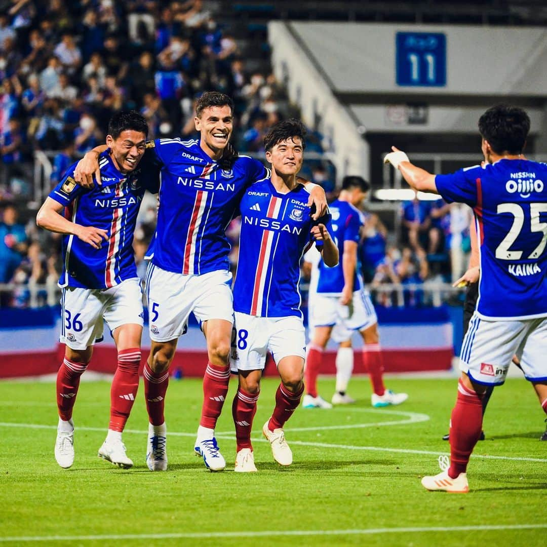 横浜F・マリノスさんのインスタグラム写真 - (横浜F・マリノスInstagram)「Powerful header👊💥 #fmarinos #Ｊリーグ #エドゥアルド」6月8日 20時52分 - yokohamaf.marinos