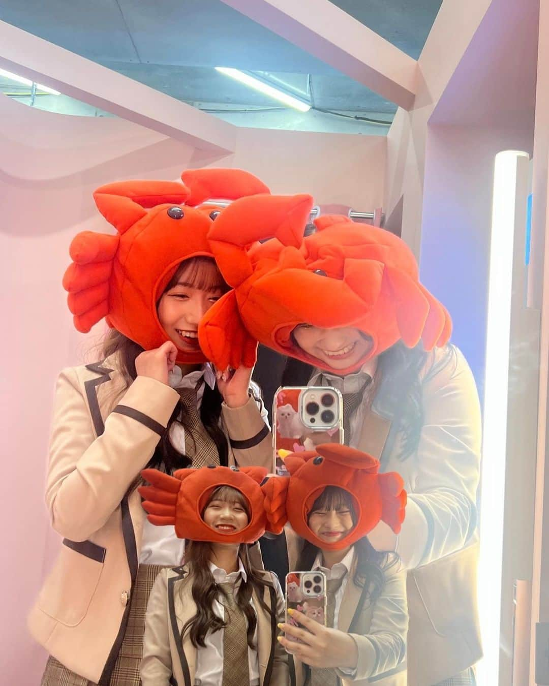 馬場彩華のインスタグラム：「🦀×2     #04 #fukuoka #🦀 #ぴなまる」