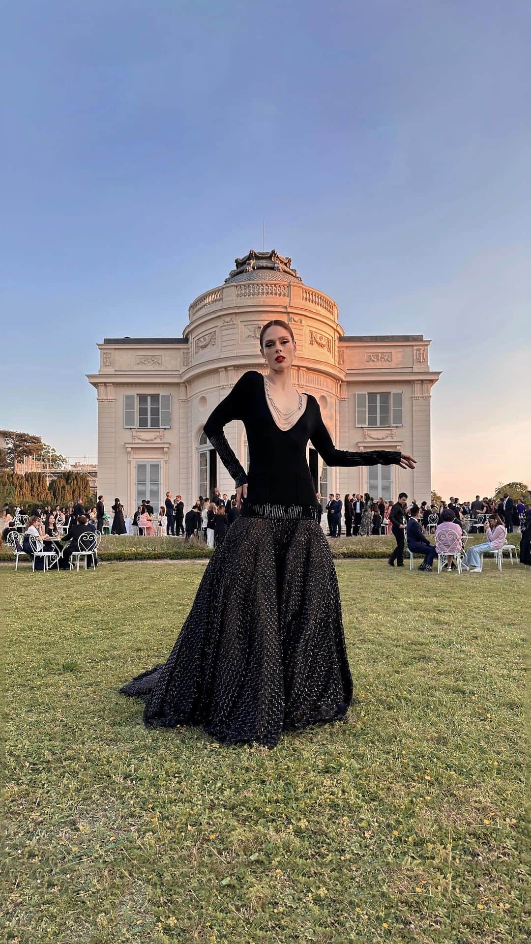 ココ・ロシャのインスタグラム：「Lasts nights amazing #ChaumetHighJewellery gala was hosted by @chaumetofficial at Château de Bagatelle.  Back in 1777, Marie-Antoinette challenged her brother-in-law, the Count of Artois to build a castle in less than 100 days. In a few days, the plans were drawn by famed architect Bélanger and day and night, 900 workers built the castle in 64 days. #LeJardindeChaumet」