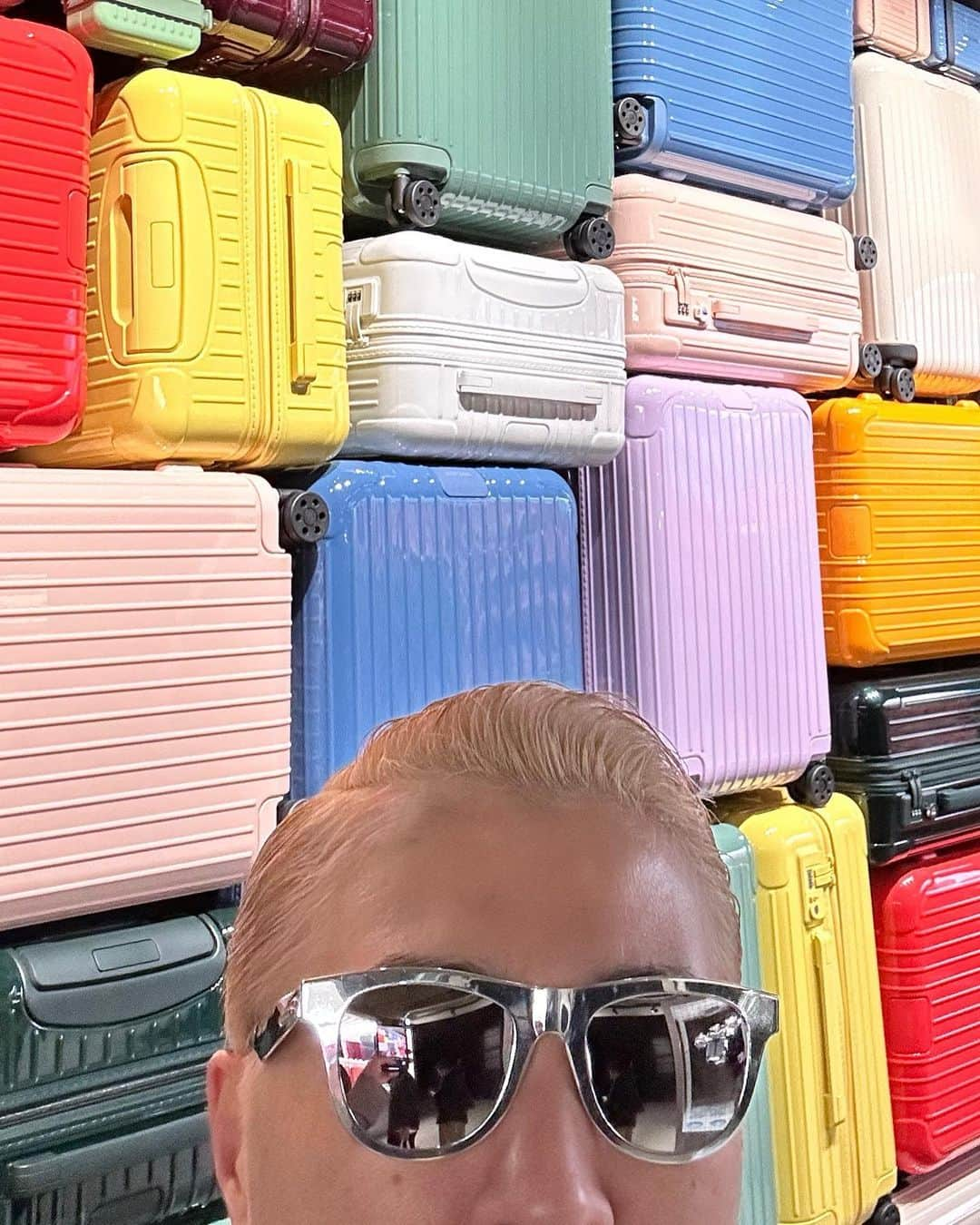 VERBALさんのインスタグラム写真 - (VERBALInstagram)「@rimowa #SEIT1898 in Tokyo🗼🌐✨」6月8日 21時27分 - verbal_ambush