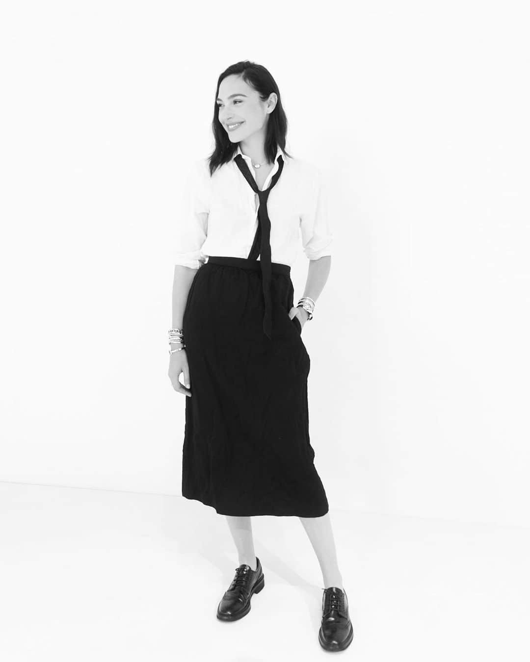 ガル・ガドットのインスタグラム：「I had the great pleasure to take part in this amazing event with some of the most creative minds in the fashion industry  and presenting @setchu.official with this year's @lvmhprize.  It is so inspiring to see the support of the next generation of designers and share their creative visions with the world.   Wearing @dior & @tiffanyandco, styled by @karlawelchstylist and @gracewrightsell Hair @jillianhalouska Makeup @charlotte_prevel Nails @nailsbyshige」