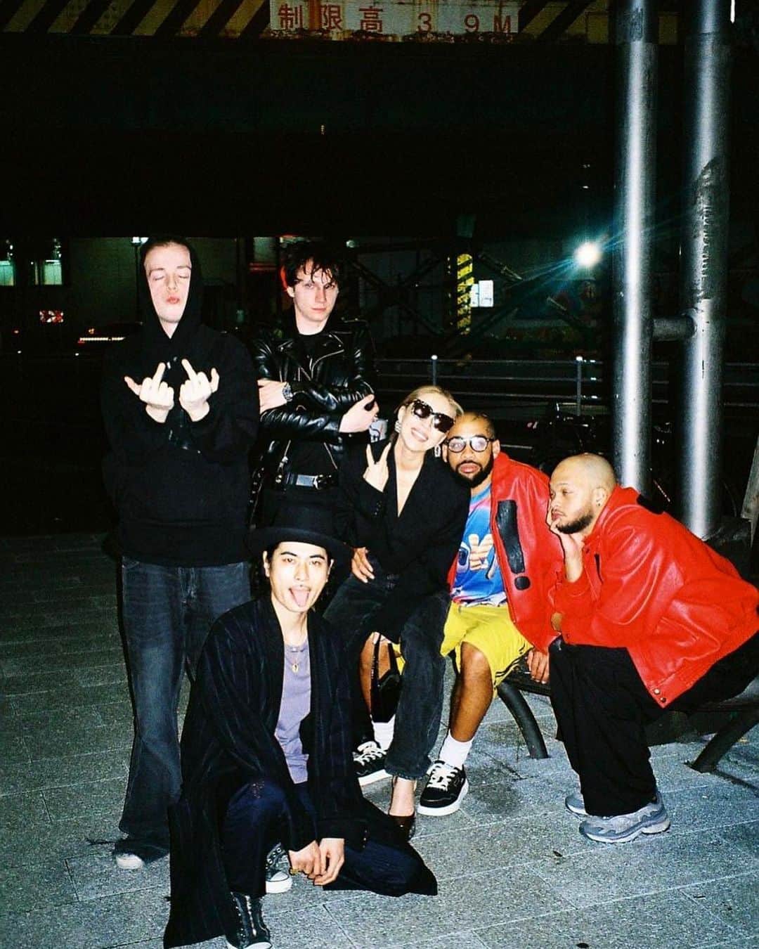 MARISのインスタグラム：「Family 🌏 Love ma boys ❤️🇺🇸🇵🇱🇯🇵❤️」