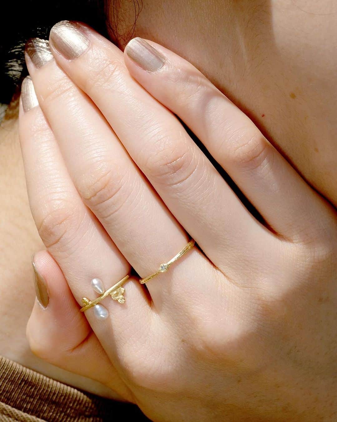 muskaさんのインスタグラム写真 - (muskaInstagram)「"nar" Green Diamond Ring  18kYG/Green Diamond  #muskajewelry #the6thnight #diamondring #goldanddiamind #simplerings #delicaterings #ダイヤモンドリング #シンプルリング #ゴールドリング #18金リング」6月8日 21時48分 - muska_jewelry