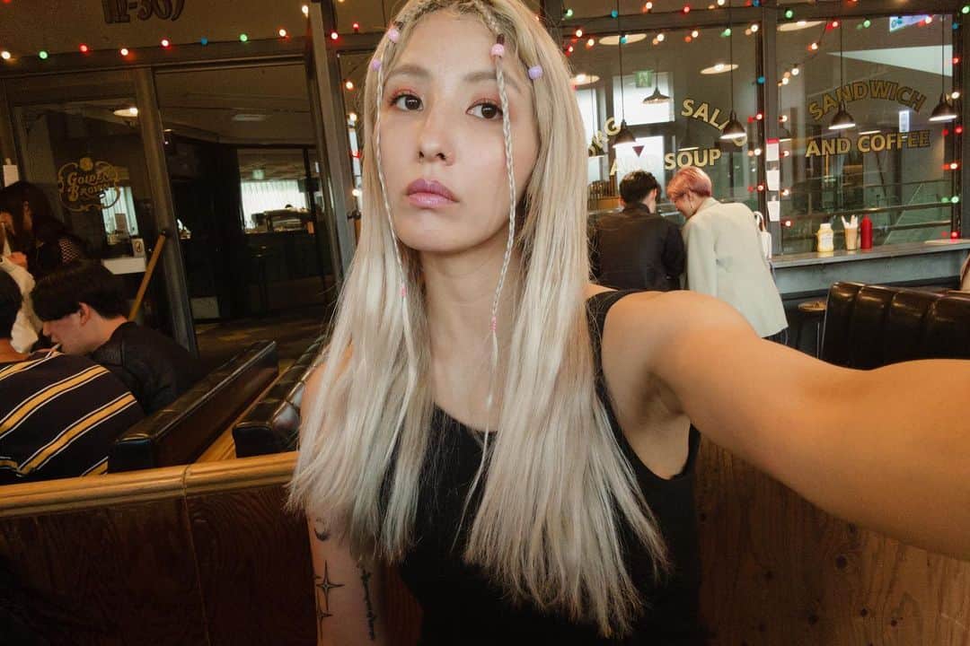 渡辺万美のインスタグラム：「2週間だけのロン毛💞 楽しんだ🙋‍♀️」