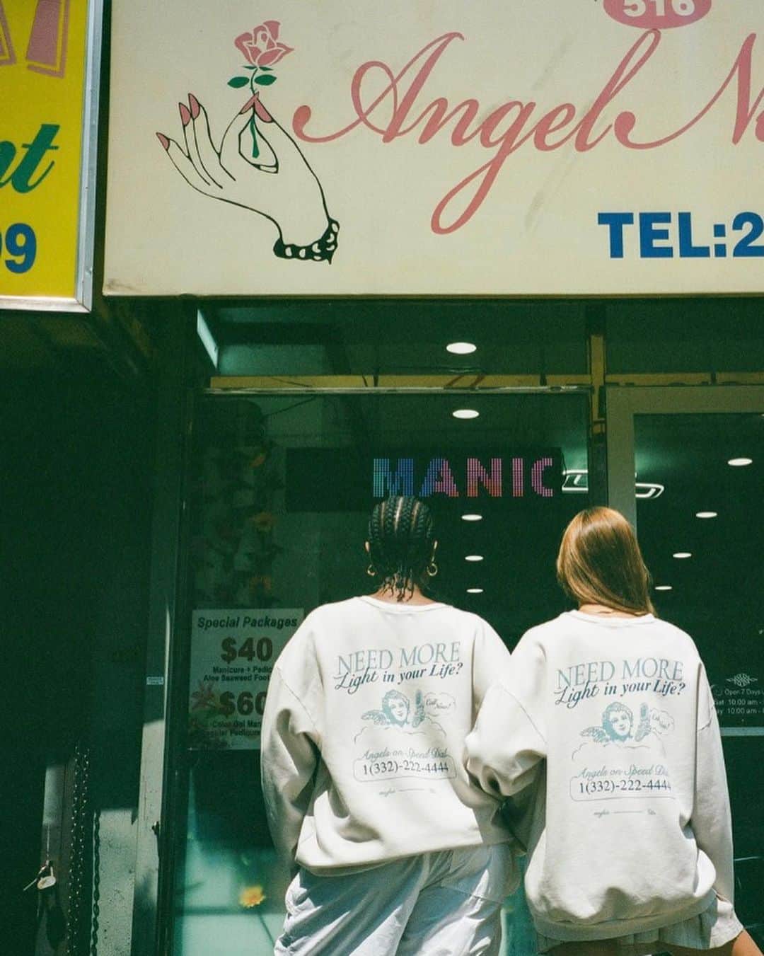 ベラ・ハディッドのインスタグラム：「Sweet getting to hear the recording of our first meeting together from a few months ago.   Getting to connect @kineuphorics and @themayfairgroup for this special collaboration is a blessing for me- our angels on speed-dial crewneck is live now! The affirmations on our hotline came straight from us - I hope they inspire you to spread kindness and be someone's angel today. If you see this sweater on the street , please go do one thing to make someone’s day.  Thank you @samabrahart @devonnemcfarland and the Mayfair team for your love, connection, patience and heart. I adore you. Thank you to my partner in heart crime and kin @jenofkin and our magical team. I feel lucky. I love you all.  crewneck available ONLINE now @ themayfairgroupllc.com」