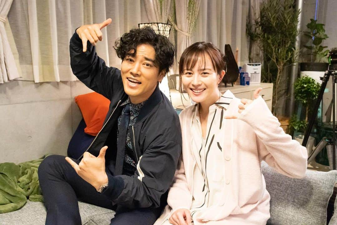 ケイジとケンジ、時々ハンジ。さんのインスタグラム写真 - (ケイジとケンジ、時々ハンジ。Instagram)「.  豪太の漢気😭😭😭 さやかを守って豪太！！！！  #ケイジとケンジ時々ハンジ #桐谷健太 #比嘉愛未 #ただいま最終回オンエア中！  .」6月8日 21時46分 - keiji.kenji.hanji