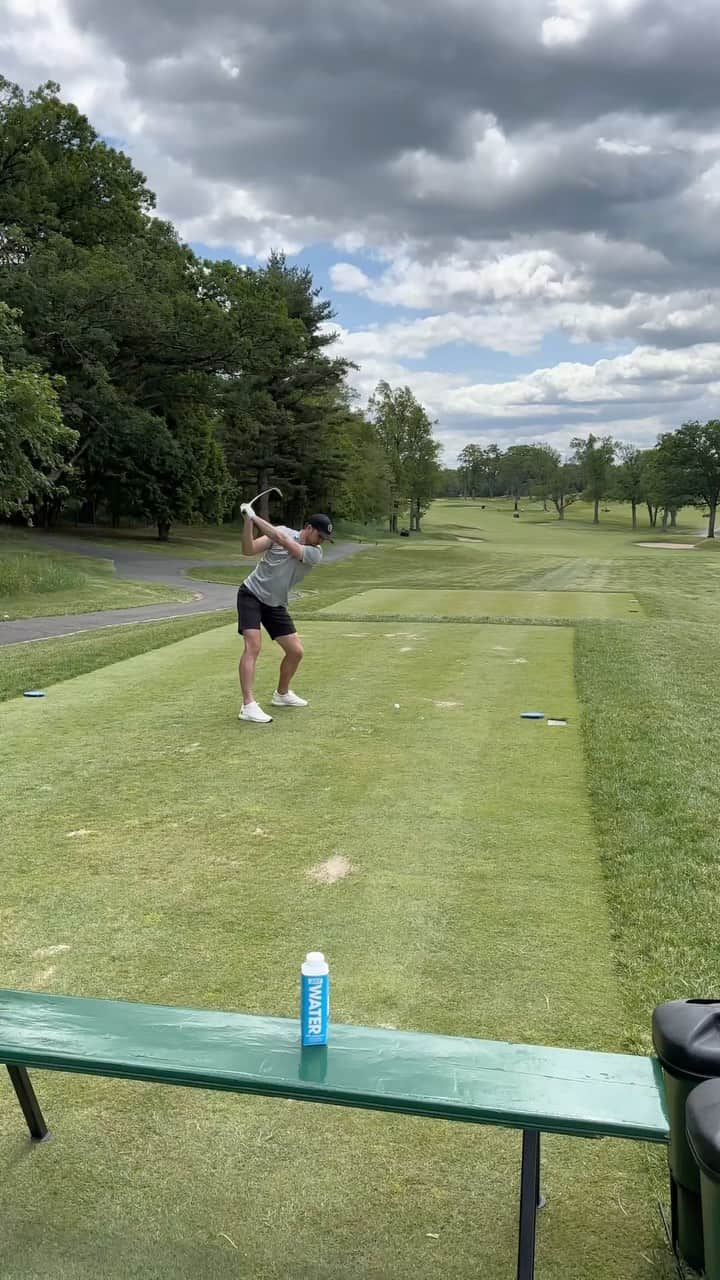 ハリー・ケインのインスタグラム：「No better way to spend a bit of time off ⛳🏌️」