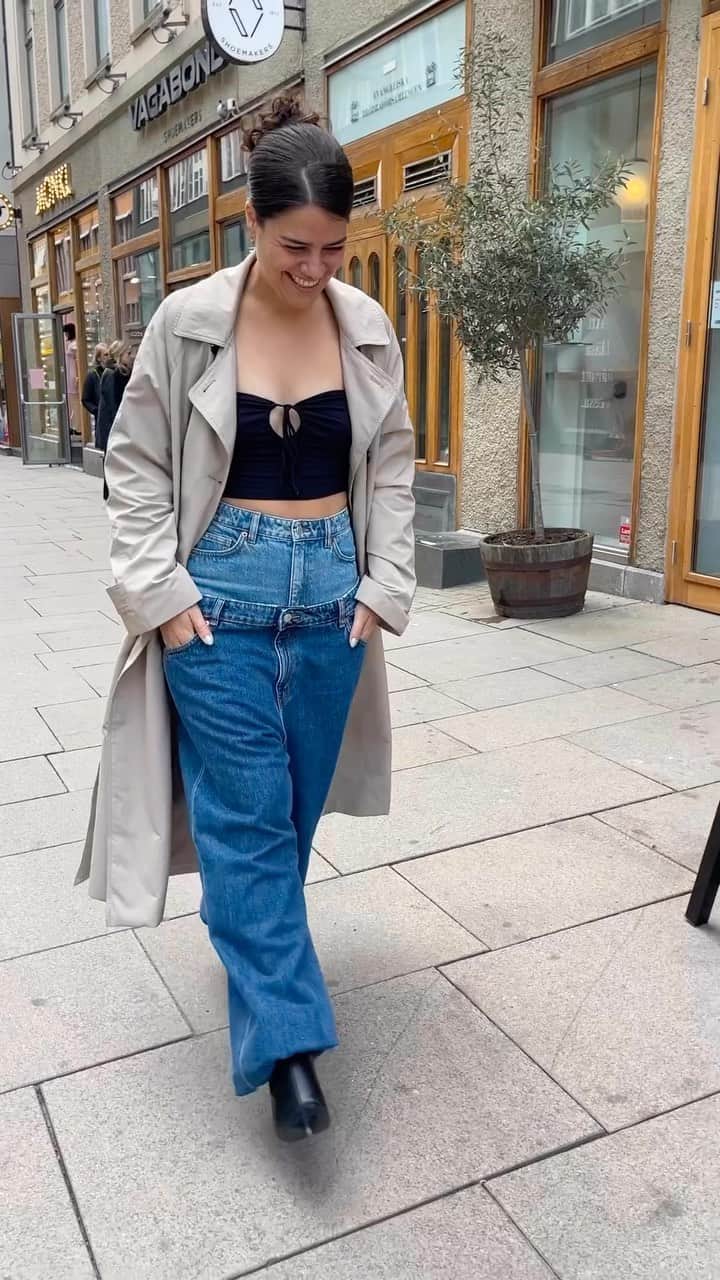 のインスタグラム：「Marina is back to test another fun fashion fit. Would u wear double denim like this? 🤔 👖」