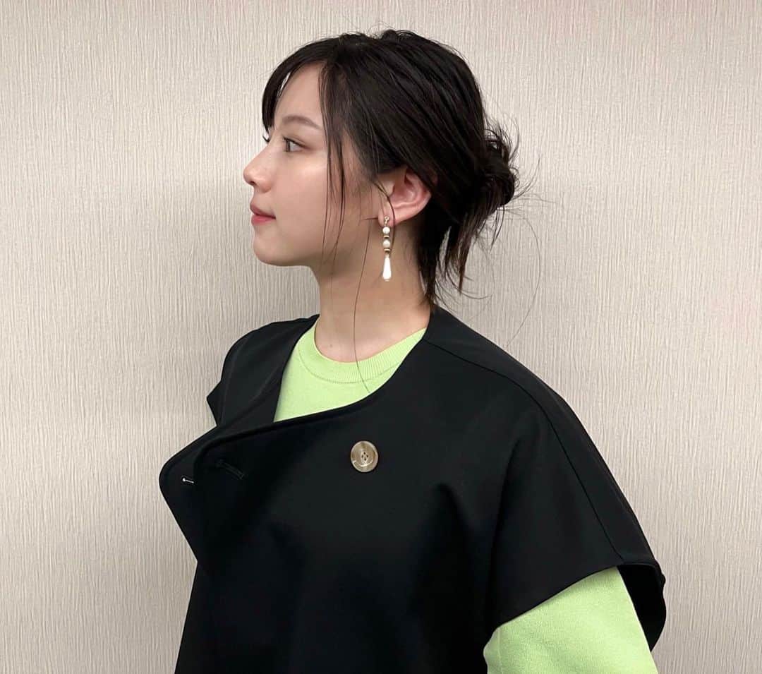 のインスタグラム：「ここ最近のスタイリング🧦  振り返ってみると、色んなお仕事をさせていただいていますね〜 ありがたい限りです。  梅雨も楽しんでいきましょ🪼」