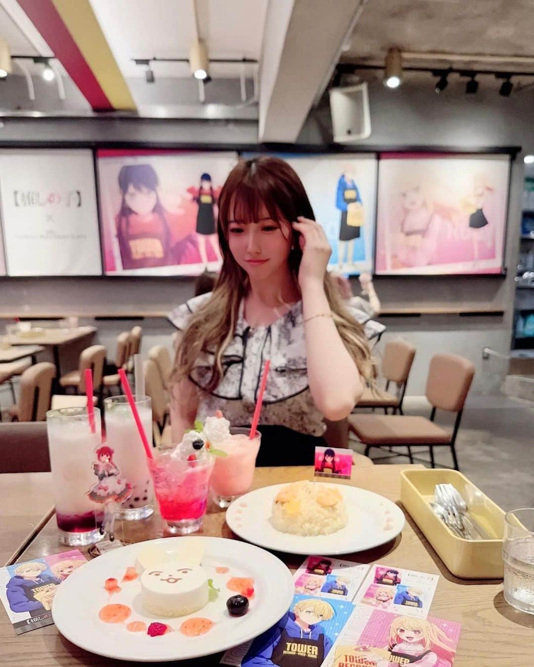 諸星みゆさんのインスタグラム写真 - (諸星みゆInstagram)「💜 ⁡ 【推しの子】× タワーレコードカフェ ⁡ 6/1から表参道のタワレコカフェで始まった 推しの子のコラボカフェ♬.*ﾟ ⁡ ソロ活なので今回もおなかいっぱい食べてきた🤤笑 アイちゃんのピラフ美味しくてびっくりした🤍 来週も行くから楽しみだなあ🫶 ⁡ 写真はめっちゃピンぼけしてた🤣笑 ⁡ 注文したもの☟ ✔︎︎︎︎アイのスターチーズリゾット ✔︎︎︎︎アイのリボンケーキ ✔︎︎︎︎アイのピンクレモンソーダ ✔︎︎︎︎ルビーのいちごミルク ✔︎︎︎︎有馬かなのカシスヨーグルト ✔︎︎︎︎黒川あかねのブルーベリーミルク ⁡ ┈┈┈┈┈┈┈┈┈┈┈┈┈┈┈┈┈┈┈┈ ⁡ 𝐓𝐨𝐝𝐚𝐲'𝐬 𝐜𝐨𝐨𝐫𝐝𝐢𝐧𝐚𝐭𝐢𝐨𝐧 ⁡ トップス @grl_official  ⁡ ┈┈┈┈┈┈┈┈┈┈┈┈┈┈┈┈┈┈┈┈ ⁡ 💜 タワーレコードカフェ表参道 ⁡ 詳しくは特設サイト見てみてください🙇‍♀️ ⁡ ☟URL https://tower.jp/article/news/2023/04/28/c101?utm_source=collabo_cafe_dot_com&utm_medium=collabo_cafe_dot_com&utm_campaign=collabo_cafe_dot_com&utm_id=collabo_cafe_dot_com ⁡ ┈┈┈┈┈┈┈┈┈┈┈┈┈┈┈┈┈┈┈ #推しの子 #推しの子コラボカフェ #推しの子カフェ #推しの子コラボ #タワーレコードカフェ #タワーレコードコラボカフェ  #タワーレコードコラボ #タワレコカフェ #タワレココラボカフェ #タワーレコード推しの子カフェ #タワレコ推しの子カフェ」6月8日 22時32分 - miyucheese.ig