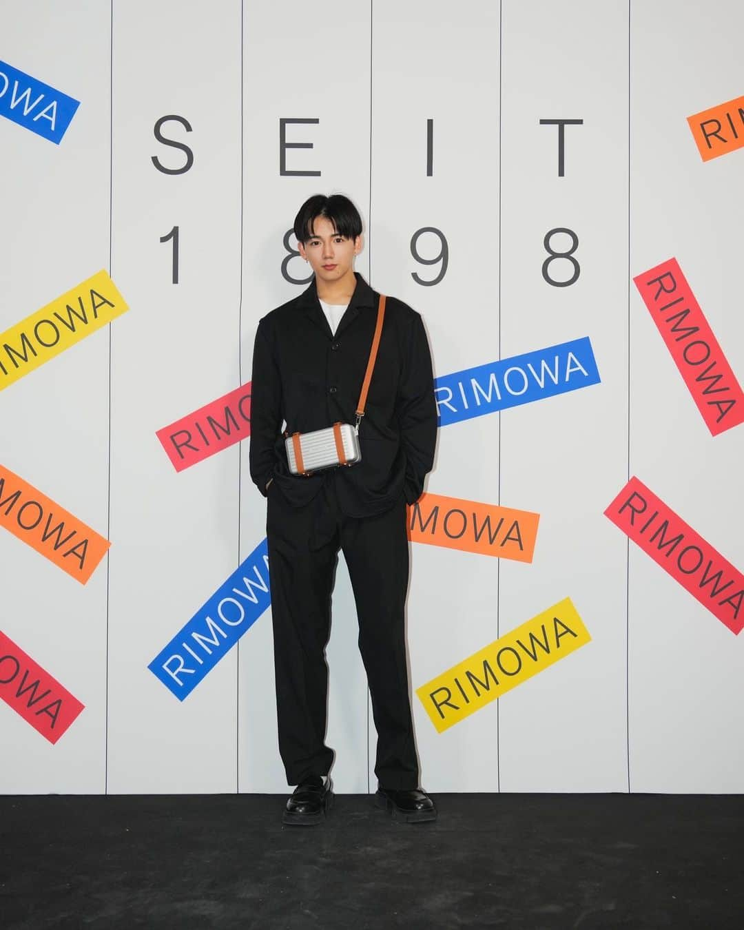 大木遥翔のインスタグラム：「リモワ125周年アニバーサリー展  SEIT 18981  #rimowa125  #rimowaseit1898」