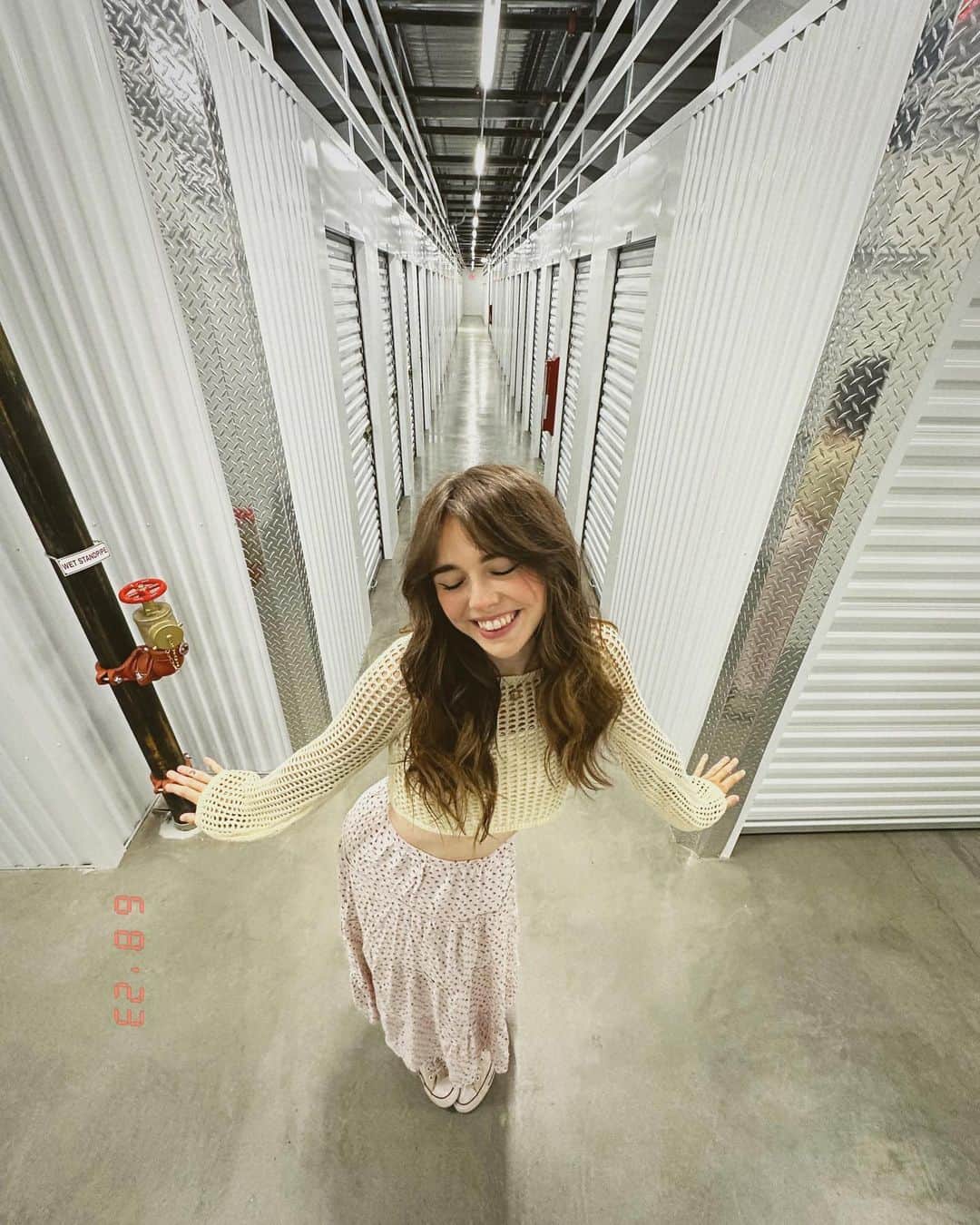 Acacia Brinleyさんのインスタグラム写真 - (Acacia BrinleyInstagram)「* ♡ * Omw to start wars over these storage units ~<3」6月9日 8時34分 - acaciakersey
