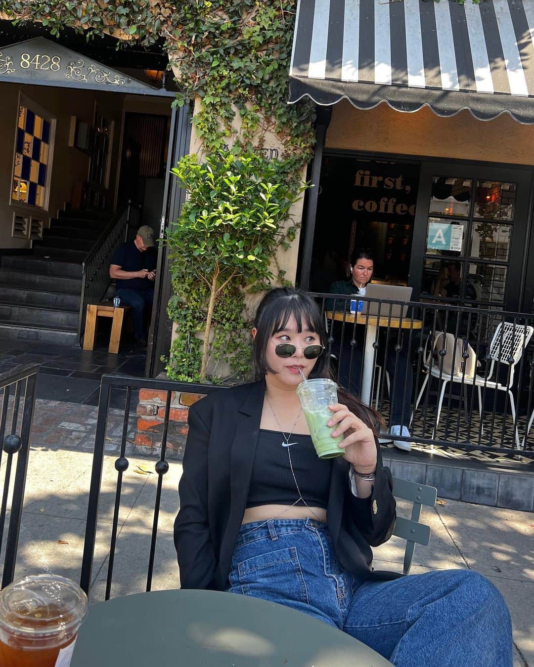 のインスタグラム：「_ 남는건 사진뿐이닭🐓 마지막은 넘어질뻔한 쿼카한마리😲 오늘은 시장조사하는날🫣  #쿼카의LA여행」