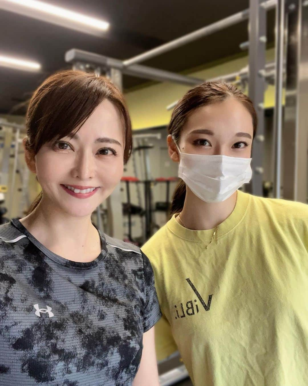 森雅子さんのインスタグラム写真 - (森雅子Instagram)「✨✨  おはようございます。  ちょっと間が空いてしまいましたが、 覚王山にあるViBLi. ヴィブリで 2回目の美脚＆美尻トレーニング✨  @vibli.gym   基本のスクワットを中心に 下半身を鍛えました。  脚を開いてするスクワットは 普段あまりしないので ちょっと後ろに倒れそうになったけど、 これはヒップに効く〜✨  夏はすぐそこ、美脚＆美尻目指して コツコツ頑張ります♪  ことみちゃん、 今回も楽しいトレーニングを ありがとうございました💕  @kotomi_bodymake_   ViBLi.ジムは女性専用パーソナルジム。 ジム横にキッズスペースもあるので ママもお子さんも安心して通えます。  @vibli.gym   ViBLi.  名古屋市千種区姫池通り3-4 アイビーハウス2F 052-784-7447 覚王山駅2番出口から徒歩5分  ・ ・  #名古屋パーソナル #名古屋パーソナルトレーニング #女性専用パーソナルジム #女性専用パーソナルトレーニング #名古屋ジム  #名古屋パーソナルジム #美脚トレーニング #ダイエット #美尻トレーニング #夏までに痩せたい #筋トレ女子 #トレーニング女子 #筋トレ初心者 #筋肉女子 #運動不足解消 #美活 #workout #bodymake #ボディメイク女子 #美ボディ作り #名古屋 #覚王山 #名古屋女子」6月9日 8時55分 - mako_marie_an