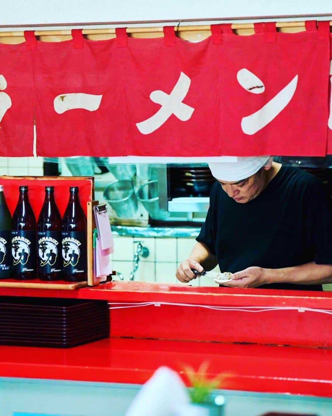 宮田麺児のインスタグラム：「僕らの食卓　最終回ありがとうございましたー！  #僕らの食卓  いいドラマでした。 初めてのドラマが　この ドラマでほんと　良かった。 この撮影チームで　ほんと 良かった  なにより　ドラマに負けないぐらい あたたかい　僕食ファンに　見てもらってほんと　良かった  #ドラマ #最終回 #美馬市 #聖地巡礼」