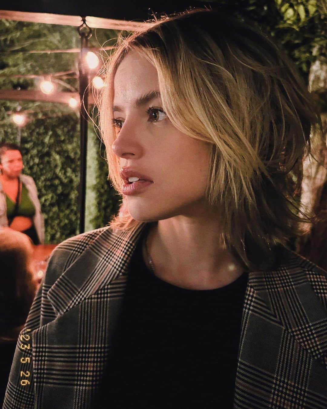 アガサ・モレイラのインスタグラム：「olha o tamanho que tá esse cabelo sem o mega da Graça.. cresceu muito ou pouco pra 1 ano e meio?? eu to achando muito」